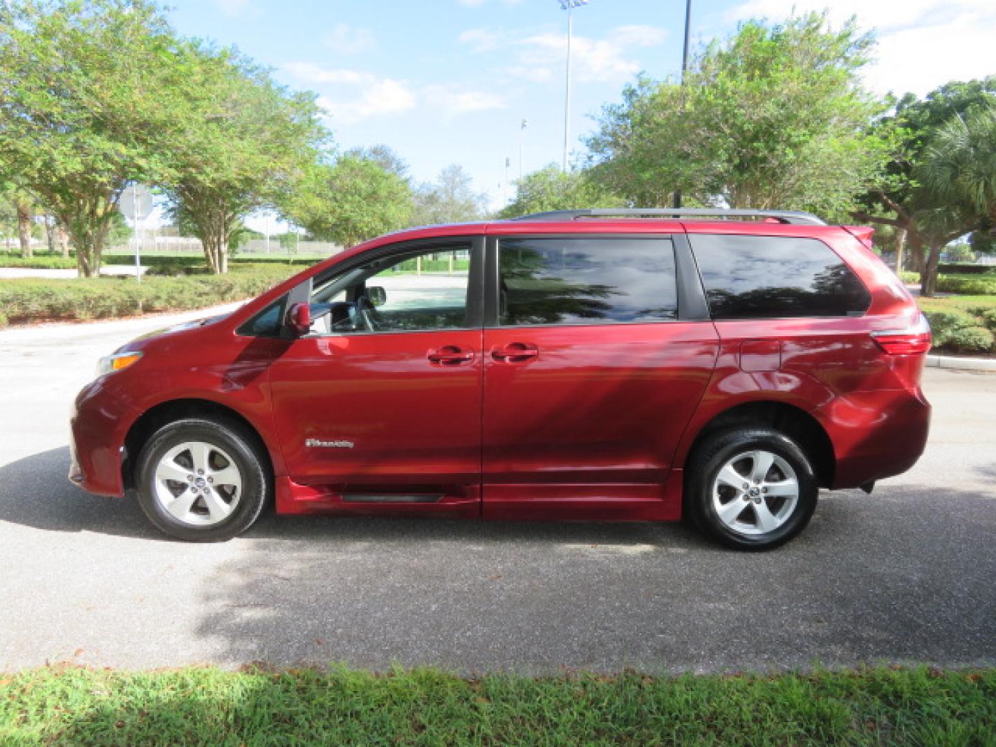 2020 Red /Gray Toyota Sienna LE 8-Passenger (5TDKZ3DC9LS) with an 3.5L V6 EFI DOHC 24V engine, 8A transmission, located at 4301 Oak Circle #19, Boca Raton, FL, 33431, (954) 561-2499, 26.388472, -80.084045 - Photo#21