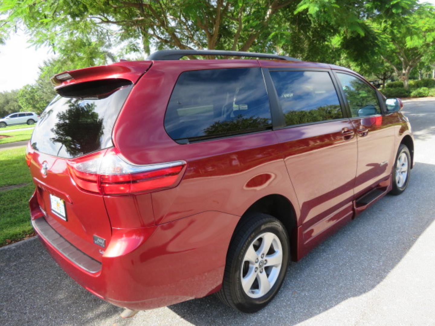 2020 Red /Gray Toyota Sienna LE 8-Passenger (5TDKZ3DC9LS) with an 3.5L V6 EFI DOHC 24V engine, 8A transmission, located at 4301 Oak Circle #19, Boca Raton, FL, 33431, (954) 561-2499, 26.388472, -80.084045 - Photo#24