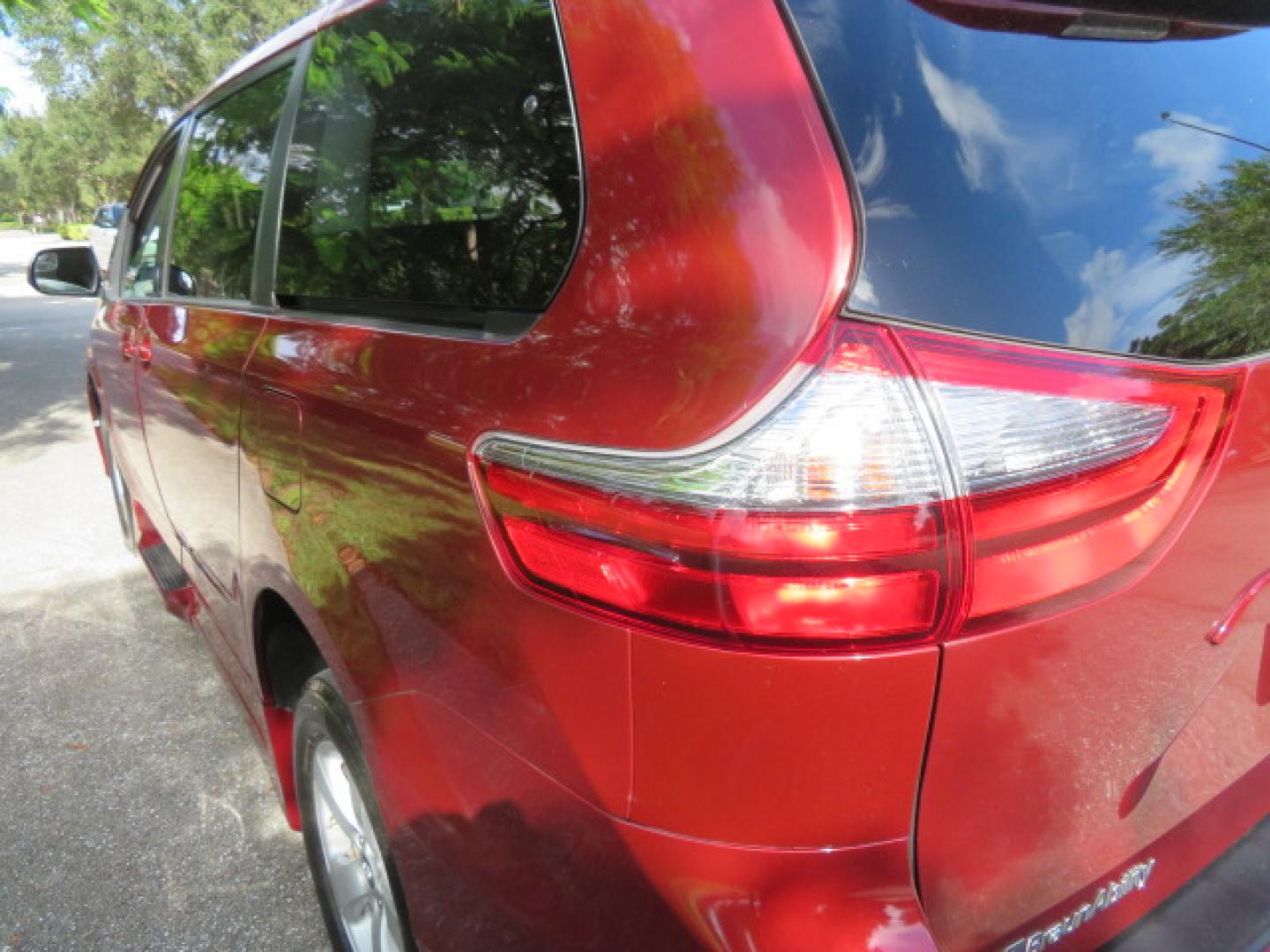 2020 Red /Gray Toyota Sienna LE 8-Passenger (5TDKZ3DC9LS) with an 3.5L V6 EFI DOHC 24V engine, 8A transmission, located at 4301 Oak Circle #19, Boca Raton, FL, 33431, (954) 561-2499, 26.388472, -80.084045 - Photo#25