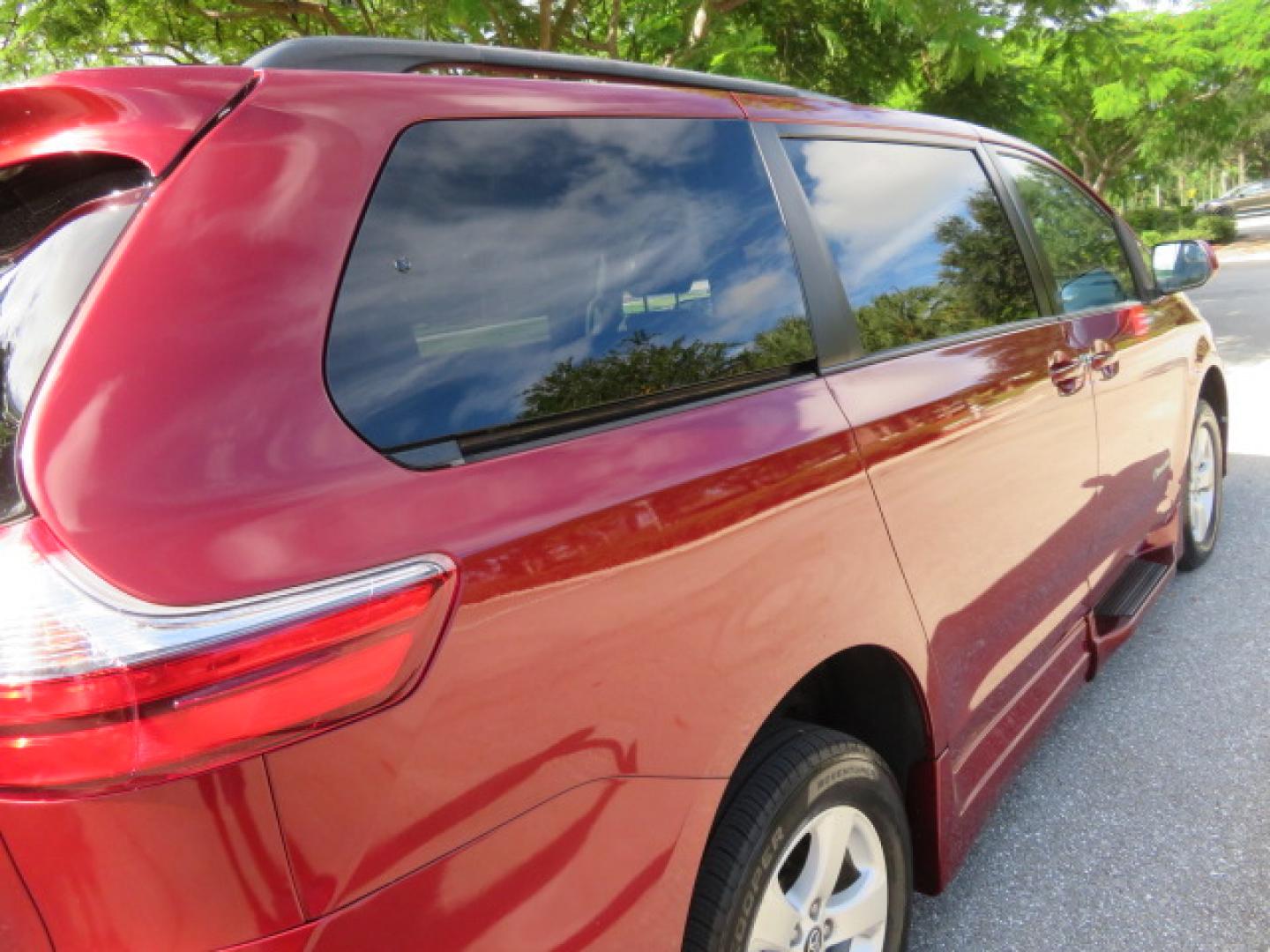 2020 Red /Gray Toyota Sienna LE 8-Passenger (5TDKZ3DC9LS) with an 3.5L V6 EFI DOHC 24V engine, 8A transmission, located at 4301 Oak Circle #19, Boca Raton, FL, 33431, (954) 561-2499, 26.388472, -80.084045 - Photo#28