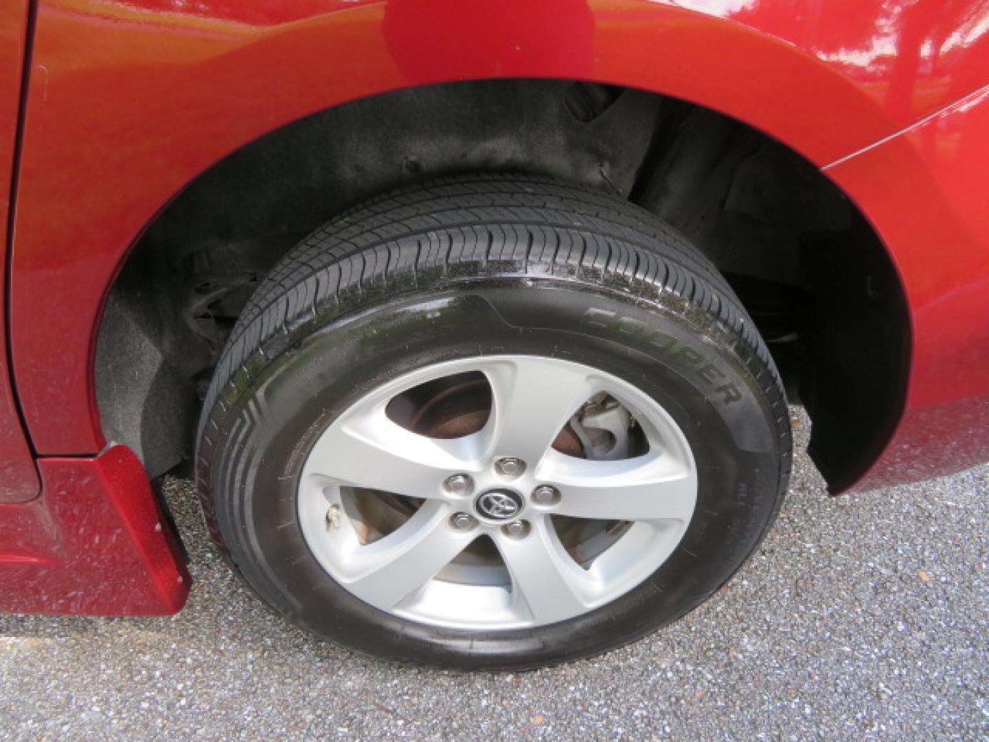 2020 Red /Gray Toyota Sienna LE 8-Passenger (5TDKZ3DC9LS) with an 3.5L V6 EFI DOHC 24V engine, 8A transmission, located at 4301 Oak Circle #19, Boca Raton, FL, 33431, (954) 561-2499, 26.388472, -80.084045 - Photo#32