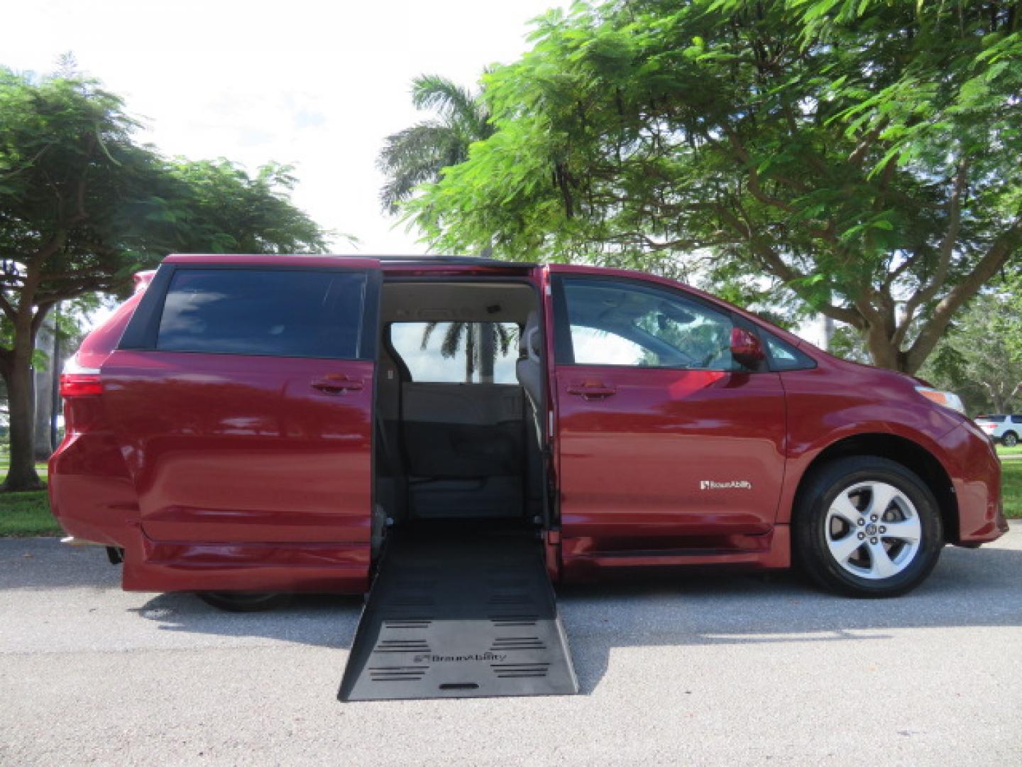 2020 Red /Gray Toyota Sienna LE 8-Passenger (5TDKZ3DC9LS) with an 3.5L V6 EFI DOHC 24V engine, 8A transmission, located at 4301 Oak Circle #19, Boca Raton, FL, 33431, (954) 561-2499, 26.388472, -80.084045 - Photo#34