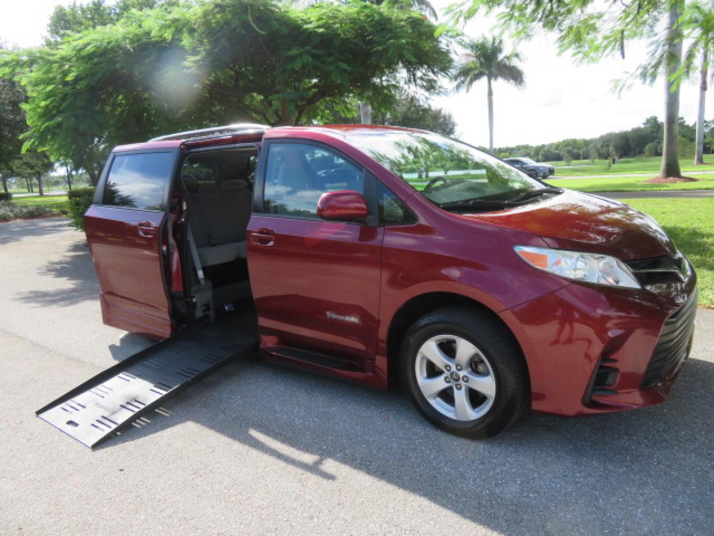 2020 Red /Gray Toyota Sienna LE 8-Passenger (5TDKZ3DC9LS) with an 3.5L V6 EFI DOHC 24V engine, 8A transmission, located at 4301 Oak Circle #19, Boca Raton, FL, 33431, (954) 561-2499, 26.388472, -80.084045 - Photo#37