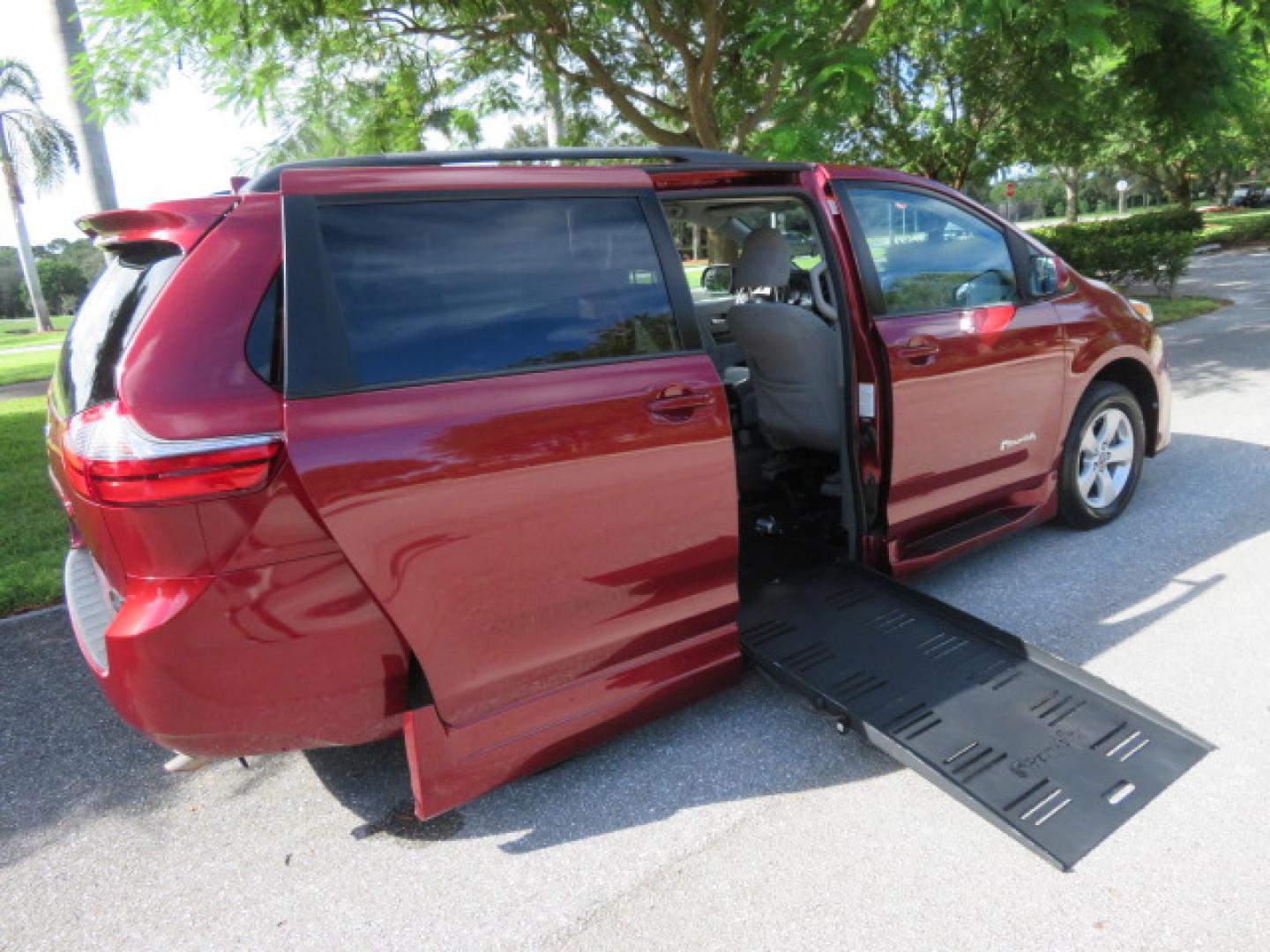 2020 Red /Gray Toyota Sienna LE 8-Passenger (5TDKZ3DC9LS) with an 3.5L V6 EFI DOHC 24V engine, 8A transmission, located at 4301 Oak Circle #19, Boca Raton, FL, 33431, (954) 561-2499, 26.388472, -80.084045 - Photo#38