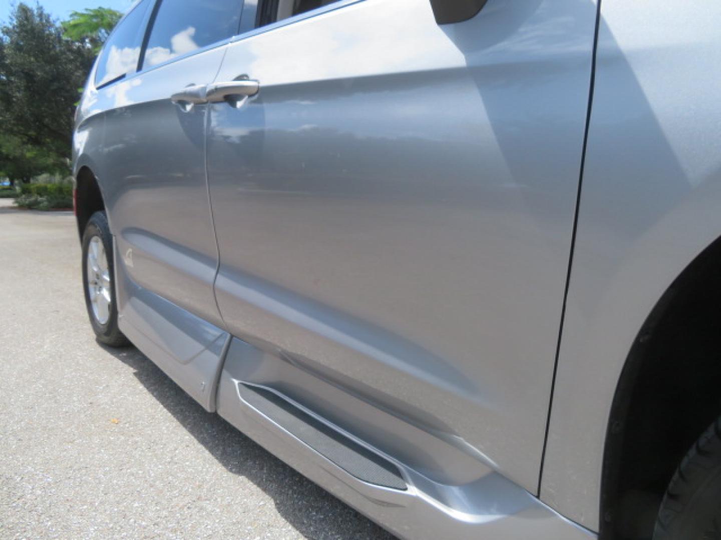 2021 Chrysler Voyager LXI (2C4RC1DG8MR) with an 3.6L V6 DOHC 24V engine, 9A transmission, located at 4301 Oak Circle #19, Boca Raton, FL, 33431, (954) 561-2499, 26.388472, -80.084045 - Photo#27