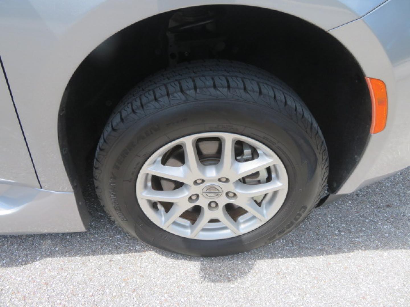 2021 Chrysler Voyager LXI (2C4RC1DG8MR) with an 3.6L V6 DOHC 24V engine, 9A transmission, located at 4301 Oak Circle #19, Boca Raton, FL, 33431, (954) 561-2499, 26.388472, -80.084045 - Photo#35