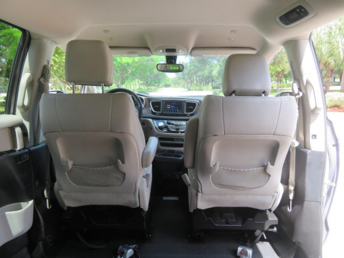 2021 Chrysler Voyager LXI (2C4RC1DG8MR) with an 3.6L V6 DOHC 24V engine, 9A transmission, located at 4301 Oak Circle #19, Boca Raton, FL, 33431, (954) 561-2499, 26.388472, -80.084045 - Photo#47