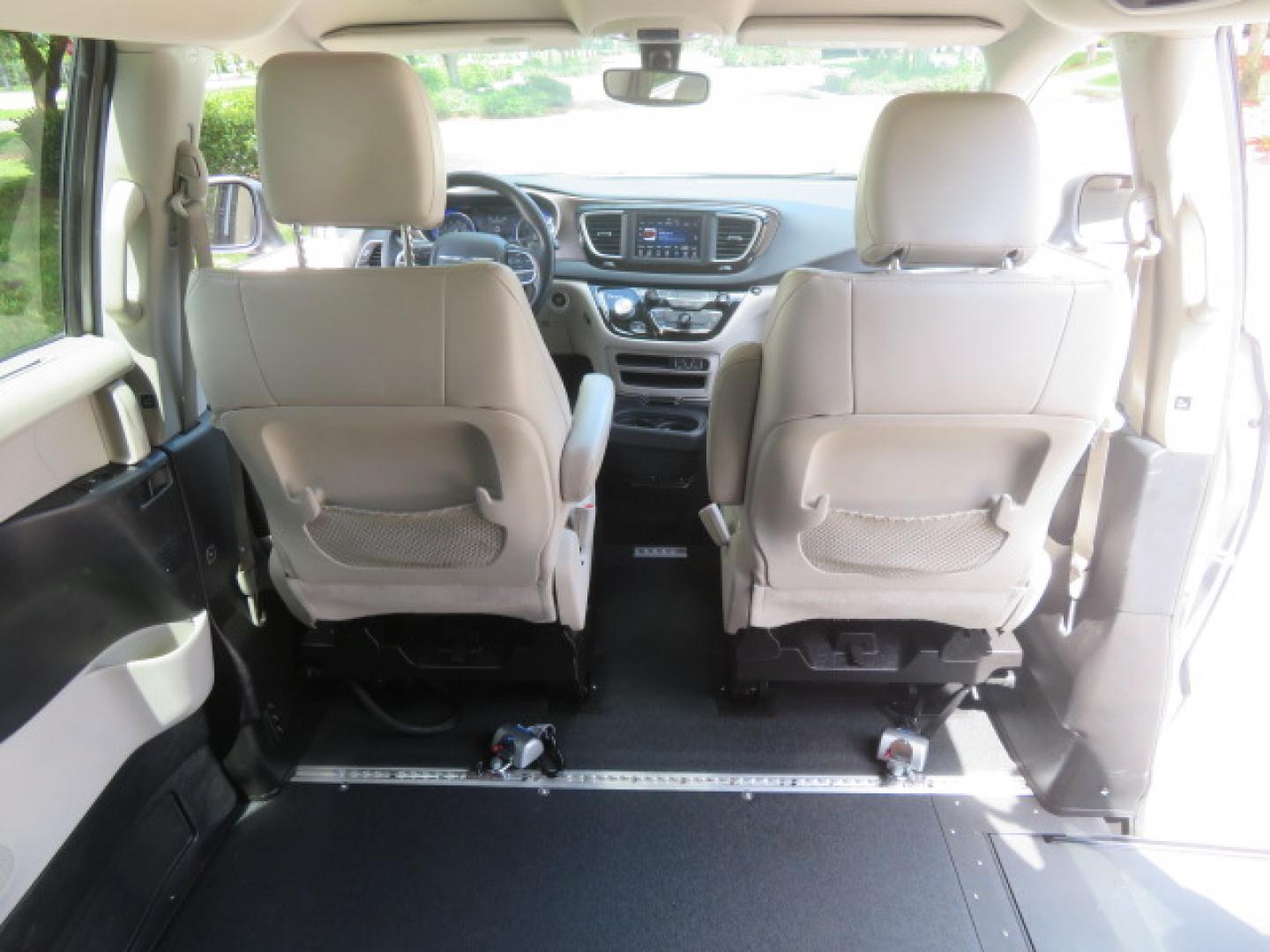 2021 Chrysler Voyager LXI (2C4RC1DG8MR) with an 3.6L V6 DOHC 24V engine, 9A transmission, located at 4301 Oak Circle #19, Boca Raton, FL, 33431, (954) 561-2499, 26.388472, -80.084045 - Photo#48