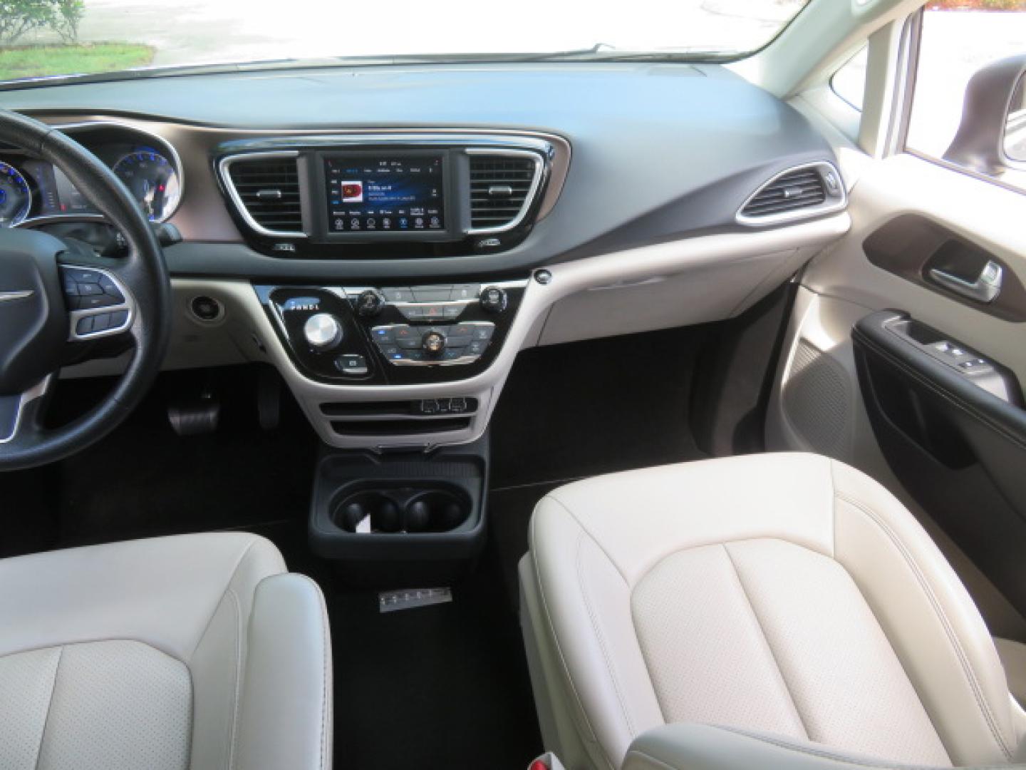 2021 Chrysler Voyager LXI (2C4RC1DG8MR) with an 3.6L V6 DOHC 24V engine, 9A transmission, located at 4301 Oak Circle #19, Boca Raton, FL, 33431, (954) 561-2499, 26.388472, -80.084045 - Photo#52