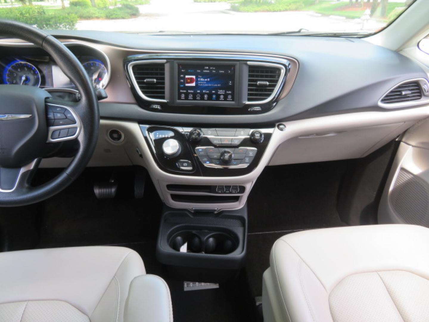 2021 Chrysler Voyager LXI (2C4RC1DG8MR) with an 3.6L V6 DOHC 24V engine, 9A transmission, located at 4301 Oak Circle #19, Boca Raton, FL, 33431, (954) 561-2499, 26.388472, -80.084045 - Photo#54