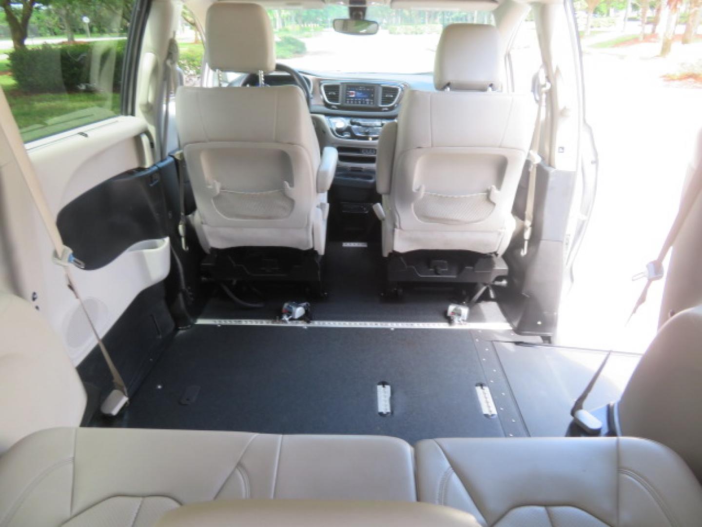 2021 Chrysler Voyager LXI (2C4RC1DG8MR) with an 3.6L V6 DOHC 24V engine, 9A transmission, located at 4301 Oak Circle #19, Boca Raton, FL, 33431, (954) 561-2499, 26.388472, -80.084045 - Photo#70