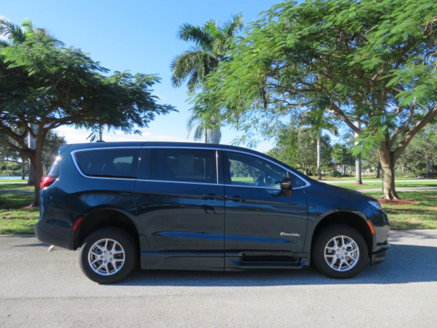 2025 Dark Blue /Black Chrysler Pacifica Select (2C4RC1BG1SR) with an 3.6L V6 DOHC 24V engine, 9A transmission, located at 4301 Oak Circle #19, Boca Raton, FL, 33431, (954) 561-2499, 26.388472, -80.084045 - 2025 CHRYSLER PACIFICA SELECT BRAUNABILITY XT HANDICAP WHEELCHAIR CONVERSION Brand New Van with a 6 Way Driver's Transfer Seat Installed. Fully Loaded. Priced way below MSRP! This is a steal! Please Call or Text us at 954-561-2499. ? Brand New BraunAbility Pacifica XT Priced to Move! ? Stop sett - Photo#33