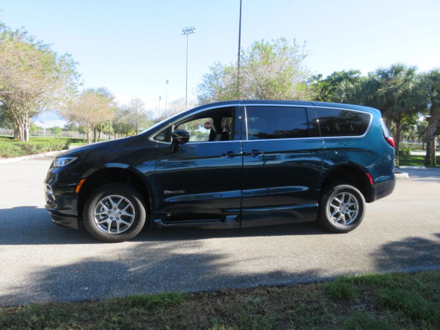 2025 Dark Blue /Black Chrysler Pacifica Select (2C4RC1BG1SR) with an 3.6L V6 DOHC 24V engine, 9A transmission, located at 4301 Oak Circle #19, Boca Raton, FL, 33431, (954) 561-2499, 26.388472, -80.084045 - 2025 CHRYSLER PACIFICA SELECT BRAUNABILITY XT HANDICAP WHEELCHAIR CONVERSION Brand New Van with a 6 Way Driver's Transfer Seat Installed. Fully Loaded. Priced way below MSRP! This is a steal! Please Call or Text us at 954-561-2499. ? Brand New BraunAbility Pacifica XT Priced to Move! ? Stop sett - Photo#38