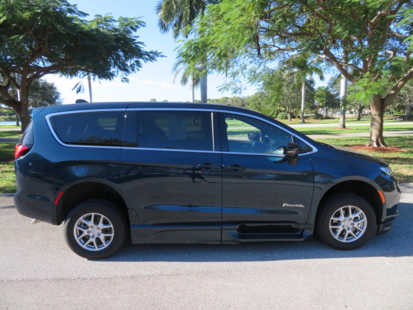 2025 Dark Blue /Black Chrysler Pacifica Select (2C4RC1BG1SR) with an 3.6L V6 DOHC 24V engine, 9A transmission, located at 4301 Oak Circle #19, Boca Raton, FL, 33431, (954) 561-2499, 26.388472, -80.084045 - 2025 CHRYSLER PACIFICA SELECT BRAUNABILITY XT HANDICAP WHEELCHAIR CONVERSION Brand New Van with a 6 Way Driver's Transfer Seat Installed. Fully Loaded. Priced way below MSRP! This is a steal! Please Call or Text us at 954-561-2499. ? Brand New BraunAbility Pacifica XT Priced to Move! ? Stop sett - Photo#44