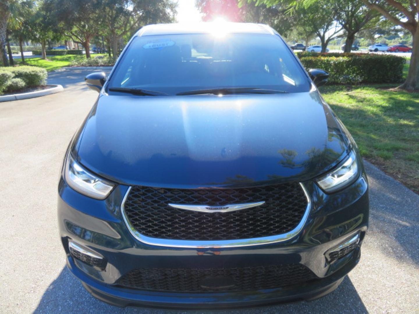 2025 Dark Blue /Black Chrysler Pacifica Select (2C4RC1BG1SR) with an 3.6L V6 DOHC 24V engine, 9A transmission, located at 4301 Oak Circle #19, Boca Raton, FL, 33431, (954) 561-2499, 26.388472, -80.084045 - 2025 CHRYSLER PACIFICA SELECT BRAUNABILITY XT HANDICAP WHEELCHAIR CONVERSION Brand New Van with a 6 Way Driver's Transfer Seat Installed. Fully Loaded. Priced way below MSRP! This is a steal! Please Call or Text us at 954-561-2499. ? Brand New BraunAbility Pacifica XT Priced to Move! ? Stop sett - Photo#46