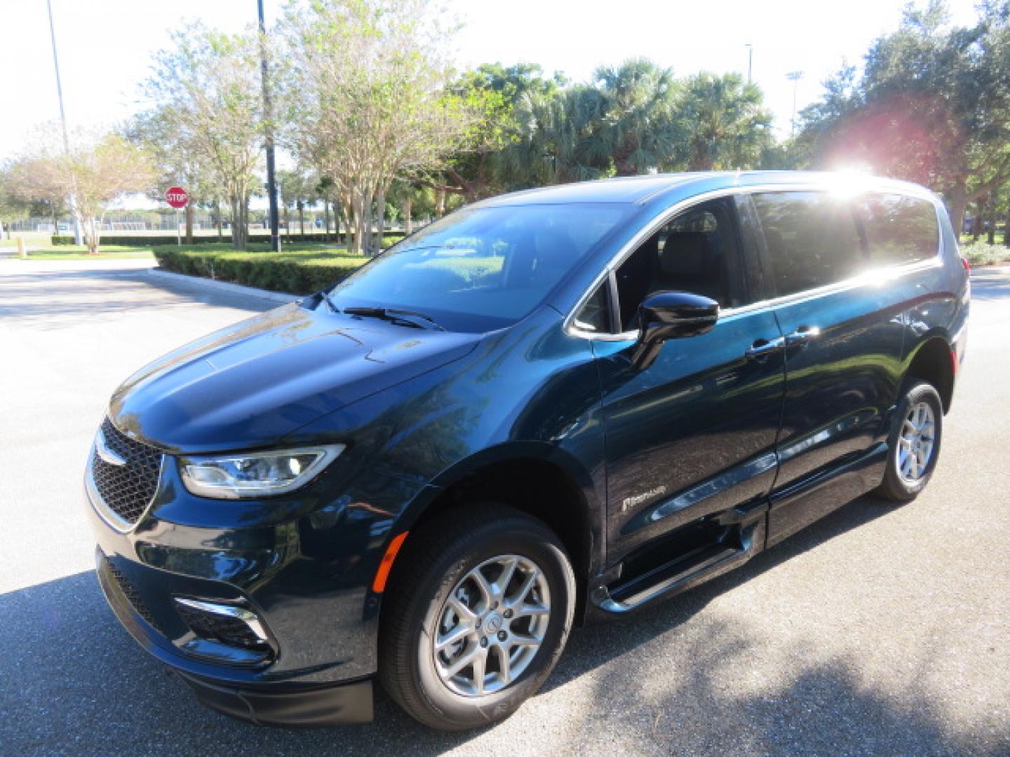 2025 Dark Blue /Black Chrysler Pacifica Select (2C4RC1BG1SR) with an 3.6L V6 DOHC 24V engine, 9A transmission, located at 4301 Oak Circle #19, Boca Raton, FL, 33431, (954) 561-2499, 26.388472, -80.084045 - 2025 CHRYSLER PACIFICA SELECT BRAUNABILITY XT HANDICAP WHEELCHAIR CONVERSION Brand New Van with a 6 Way Driver's Transfer Seat Installed. Fully Loaded. Priced way below MSRP! This is a steal! Please Call or Text us at 954-561-2499. ? Brand New BraunAbility Pacifica XT Priced to Move! ? Stop sett - Photo#47