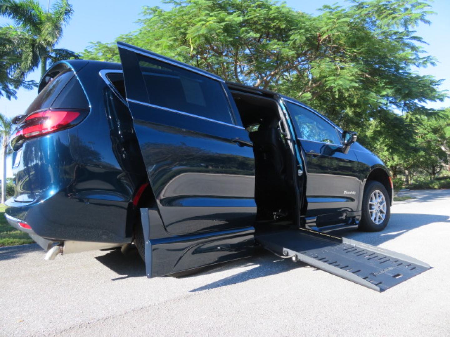 2025 Dark Blue /Black Chrysler Pacifica Select (2C4RC1BG1SR) with an 3.6L V6 DOHC 24V engine, 9A transmission, located at 4301 Oak Circle #19, Boca Raton, FL, 33431, (954) 561-2499, 26.388472, -80.084045 - 2025 CHRYSLER PACIFICA SELECT BRAUNABILITY XT HANDICAP WHEELCHAIR CONVERSION Brand New Van with a 6 Way Driver's Transfer Seat Installed. Fully Loaded. Priced way below MSRP! This is a steal! Please Call or Text us at 954-561-2499. ? Brand New BraunAbility Pacifica XT Priced to Move! ? Stop sett - Photo#2