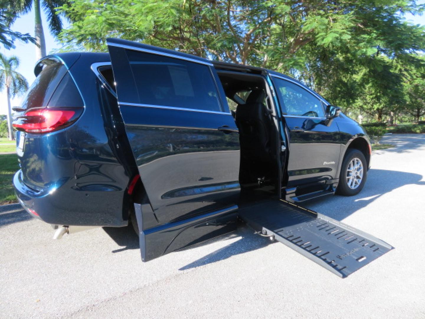 2025 Dark Blue /Black Chrysler Pacifica Select (2C4RC1BG1SR) with an 3.6L V6 DOHC 24V engine, 9A transmission, located at 4301 Oak Circle #19, Boca Raton, FL, 33431, (954) 561-2499, 26.388472, -80.084045 - 2025 CHRYSLER PACIFICA SELECT BRAUNABILITY XT HANDICAP WHEELCHAIR CONVERSION Brand New Van with a 6 Way Driver's Transfer Seat Installed. Fully Loaded. Priced way below MSRP! This is a steal! Please Call or Text us at 954-561-2499. ? Brand New BraunAbility Pacifica XT Priced to Move! ? Stop sett - Photo#56