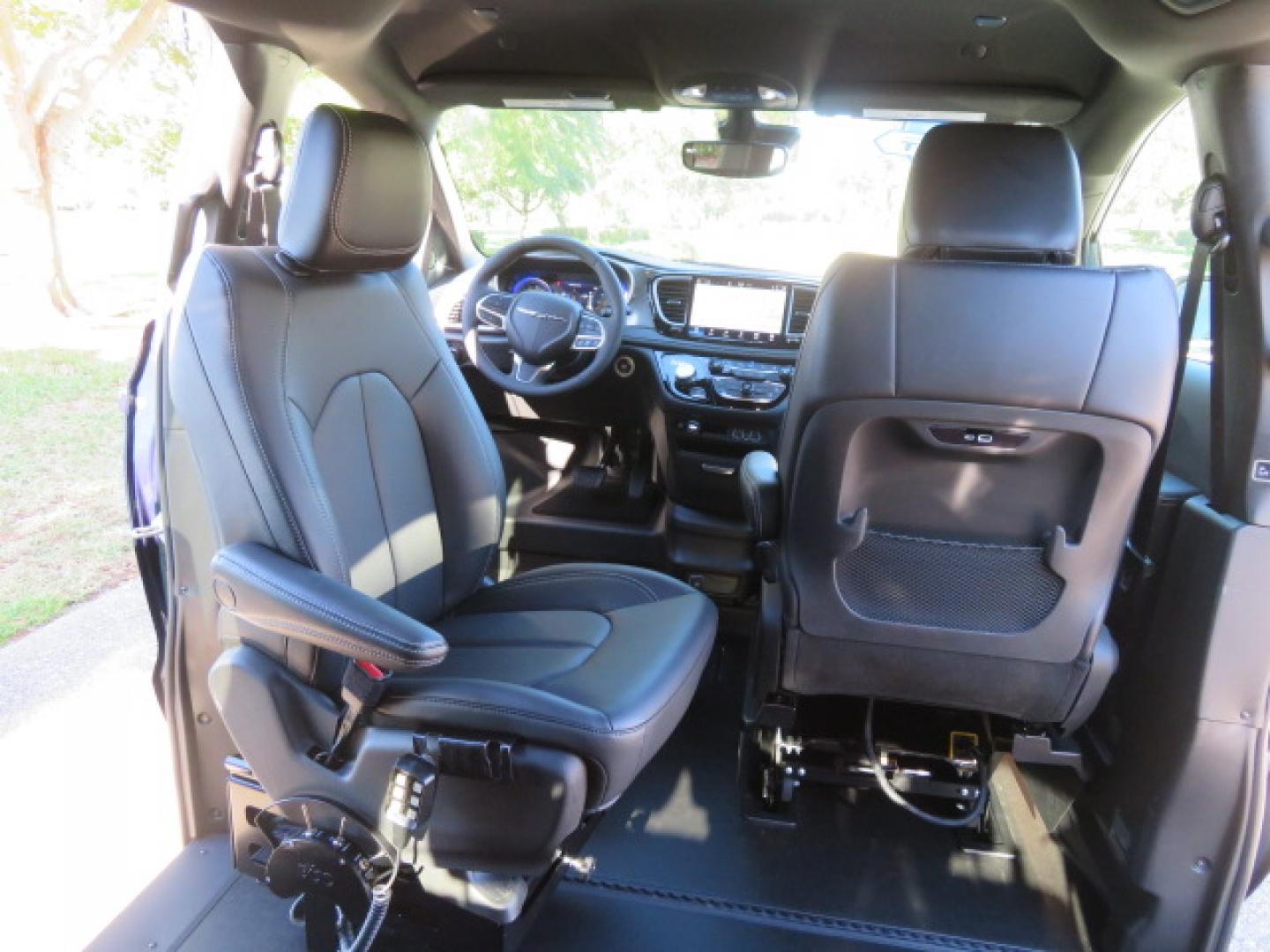 2025 Dark Blue /Black Chrysler Pacifica Select (2C4RC1BG1SR) with an 3.6L V6 DOHC 24V engine, 9A transmission, located at 4301 Oak Circle #19, Boca Raton, FL, 33431, (954) 561-2499, 26.388472, -80.084045 - 2025 CHRYSLER PACIFICA SELECT BRAUNABILITY XT HANDICAP WHEELCHAIR CONVERSION Brand New Van with a 6 Way Driver's Transfer Seat Installed. Fully Loaded. Priced way below MSRP! This is a steal! Please Call or Text us at 954-561-2499. ? Brand New BraunAbility Pacifica XT Priced to Move! ? Stop sett - Photo#66