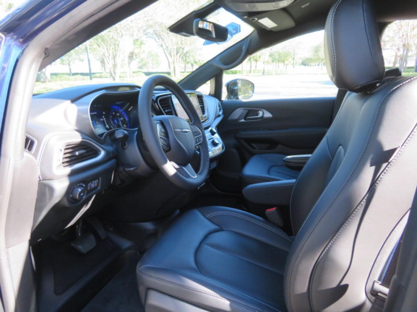 2025 Dark Blue /Black Chrysler Pacifica Select (2C4RC1BG1SR) with an 3.6L V6 DOHC 24V engine, 9A transmission, located at 4301 Oak Circle #19, Boca Raton, FL, 33431, (954) 561-2499, 26.388472, -80.084045 - 2025 CHRYSLER PACIFICA SELECT BRAUNABILITY XT HANDICAP WHEELCHAIR CONVERSION Brand New Van with a 6 Way Driver's Transfer Seat Installed. Fully Loaded. Priced way below MSRP! This is a steal! Please Call or Text us at 954-561-2499. ? Brand New BraunAbility Pacifica XT Priced to Move! ? Stop sett - Photo#84