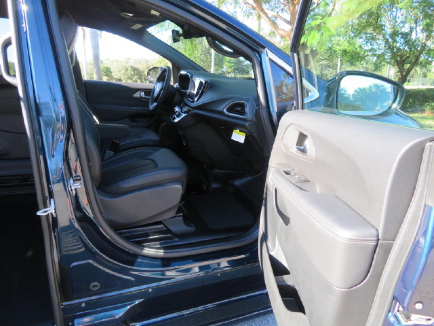 2025 Dark Blue /Black Chrysler Pacifica Select (2C4RC1BG1SR) with an 3.6L V6 DOHC 24V engine, 9A transmission, located at 4301 Oak Circle #19, Boca Raton, FL, 33431, (954) 561-2499, 26.388472, -80.084045 - 2025 CHRYSLER PACIFICA SELECT BRAUNABILITY XT HANDICAP WHEELCHAIR CONVERSION Brand New Van with a 6 Way Driver's Transfer Seat Installed. Fully Loaded. Priced way below MSRP! This is a steal! Please Call or Text us at 954-561-2499. ? Brand New BraunAbility Pacifica XT Priced to Move! ? Stop sett - Photo#92