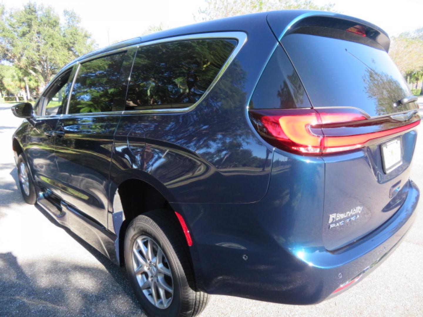 2025 Dark Blue /Black Chrysler Pacifica Select (2C4RC1BG1SR) with an 3.6L V6 DOHC 24V engine, 9A transmission, located at 4301 Oak Circle #19, Boca Raton, FL, 33431, (954) 561-2499, 26.388472, -80.084045 - 2025 CHRYSLER PACIFICA SELECT BRAUNABILITY XT HANDICAP WHEELCHAIR CONVERSION Brand New Van with a 6 Way Driver's Transfer Seat Installed. Fully Loaded. Priced way below MSRP! This is a steal! Please Call or Text us at 954-561-2499. ? Brand New BraunAbility Pacifica XT Priced to Move! ? Stop sett - Photo#101