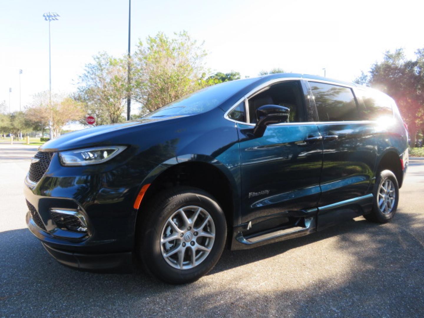 2025 Dark Blue /Black Chrysler Pacifica Select (2C4RC1BG1SR) with an 3.6L V6 DOHC 24V engine, 9A transmission, located at 4301 Oak Circle #19, Boca Raton, FL, 33431, (954) 561-2499, 26.388472, -80.084045 - 2025 CHRYSLER PACIFICA SELECT BRAUNABILITY XT HANDICAP WHEELCHAIR CONVERSION Brand New Van with a 6 Way Driver's Transfer Seat Installed. Fully Loaded. Priced way below MSRP! This is a steal! Please Call or Text us at 954-561-2499. ? Brand New BraunAbility Pacifica XT Priced to Move! ? Stop sett - Photo#102