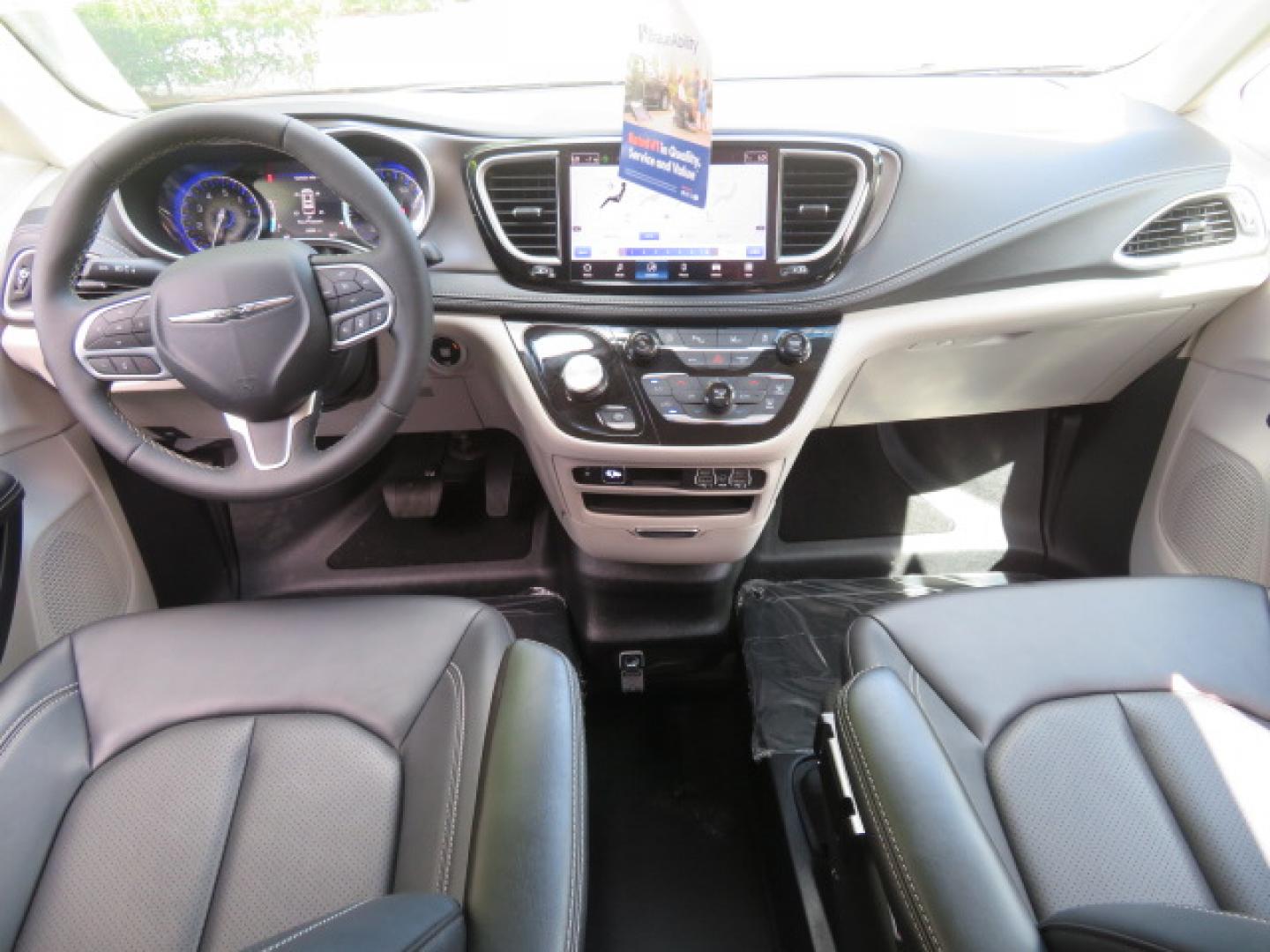 2024 White /Black Chrysler Pacifica Touring L (2C4RC1BG3RR) with an 3.6L V6 DOHC 24V engine, 9A transmission, located at 4301 Oak Circle #19, Boca Raton, FL, 33431, (954) 561-2499, 26.388472, -80.084045 - Certified Pre-Owned BraunAbility Chrysler Pacifica - Backed by a 7-Year/100K Mile Warranty! Experience the road with unmatched independence in this beautifully maintained, white Chrysler Pacifica minivan, professionally converted by BraunAbility. This vehicle isn't just pre-owned—it's Certified - Photo#44