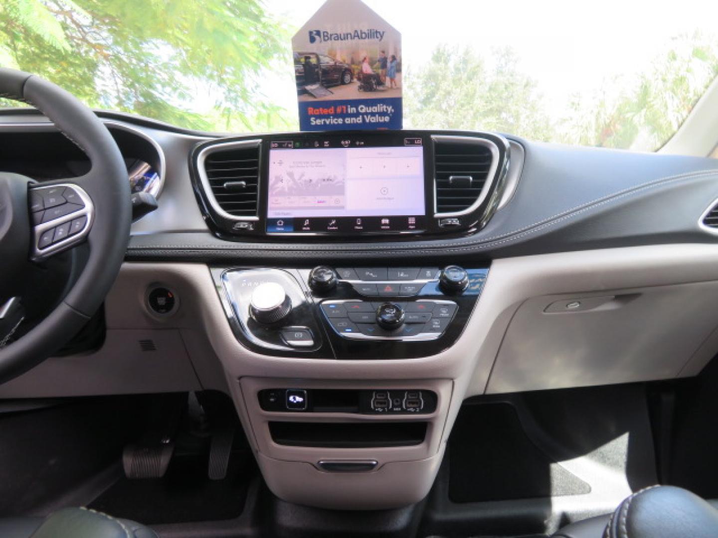 2024 White /Black Chrysler Pacifica Touring L (2C4RC1BG3RR) with an 3.6L V6 DOHC 24V engine, 9A transmission, located at 4301 Oak Circle #19, Boca Raton, FL, 33431, (954) 561-2499, 26.388472, -80.084045 - Certified Pre-Owned BraunAbility Chrysler Pacifica - Backed by a 7-Year/100K Mile Warranty! Experience the road with unmatched independence in this beautifully maintained, white Chrysler Pacifica minivan, professionally converted by BraunAbility. This vehicle isn't just pre-owned—it's Certified - Photo#51