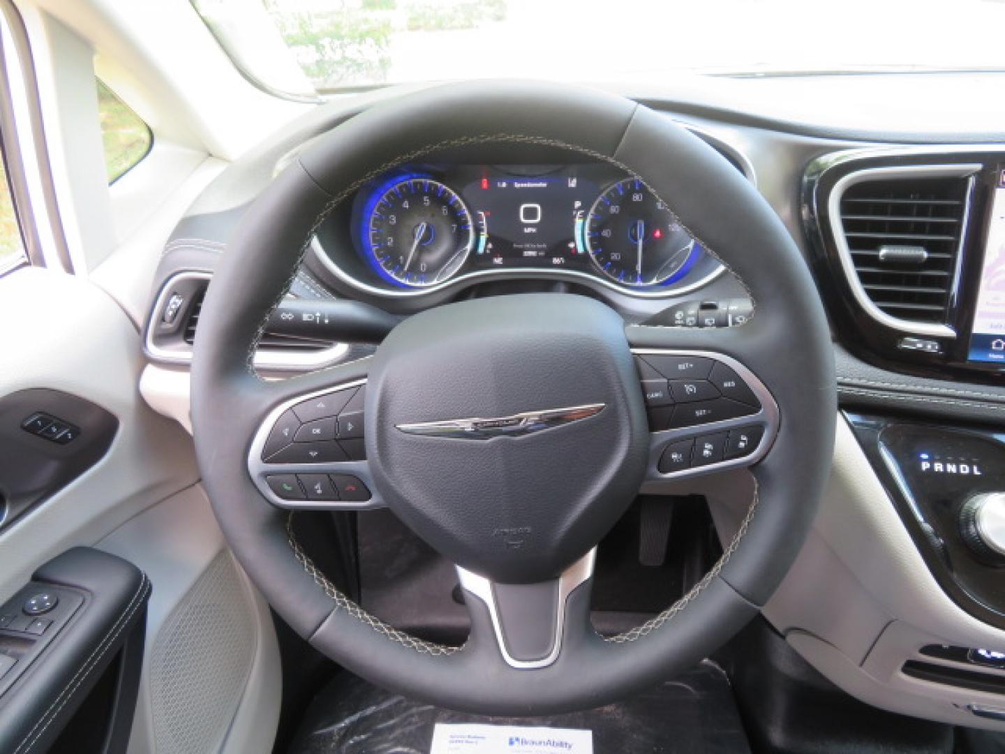 2024 White /Black Chrysler Pacifica Touring L (2C4RC1BG3RR) with an 3.6L V6 DOHC 24V engine, 9A transmission, located at 4301 Oak Circle #19, Boca Raton, FL, 33431, (954) 561-2499, 26.388472, -80.084045 - Certified Pre-Owned BraunAbility Chrysler Pacifica - Backed by a 7-Year/100K Mile Warranty! Experience the road with unmatched independence in this beautifully maintained, white Chrysler Pacifica minivan, professionally converted by BraunAbility. This vehicle isn't just pre-owned—it's Certified - Photo#53