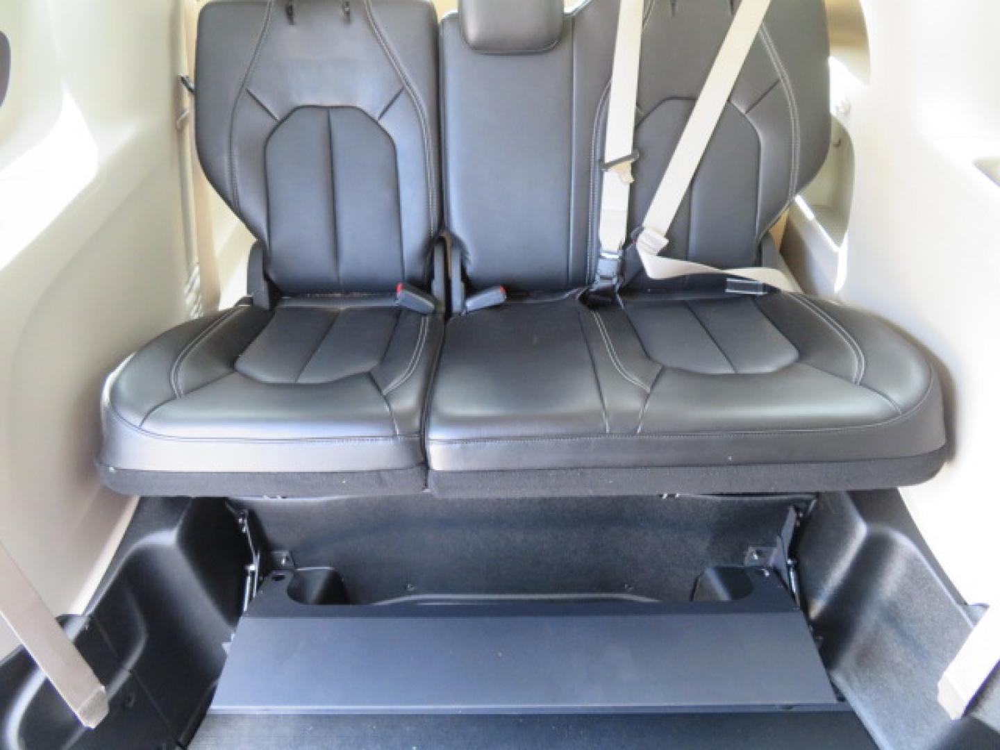 2024 White /Black Chrysler Pacifica Touring L (2C4RC1BG3RR) with an 3.6L V6 DOHC 24V engine, 9A transmission, located at 4301 Oak Circle #19, Boca Raton, FL, 33431, (954) 561-2499, 26.388472, -80.084045 - Certified Pre-Owned BraunAbility Chrysler Pacifica - Backed by a 7-Year/100K Mile Warranty! Experience the road with unmatched independence in this beautifully maintained, white Chrysler Pacifica minivan, professionally converted by BraunAbility. This vehicle isn't just pre-owned—it's Certified - Photo#55