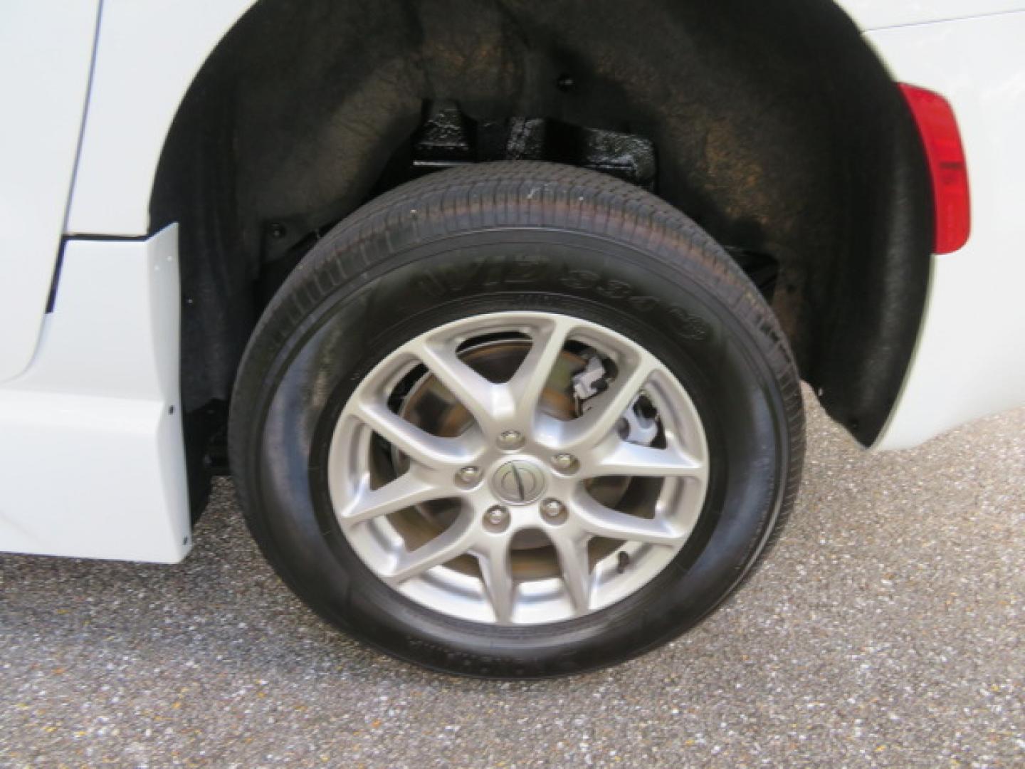 2024 White /Black Chrysler Pacifica Touring L (2C4RC1BG3RR) with an 3.6L V6 DOHC 24V engine, 9A transmission, located at 4301 Oak Circle #19, Boca Raton, FL, 33431, (954) 561-2499, 26.388472, -80.084045 - Certified Pre-Owned BraunAbility Chrysler Pacifica - Backed by a 7-Year/100K Mile Warranty! Experience the road with unmatched independence in this beautifully maintained, white Chrysler Pacifica minivan, professionally converted by BraunAbility. This vehicle isn't just pre-owned—it's Certified - Photo#72