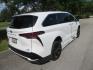 2023 White /Black Toyota Sienna XSE 7-Passenger (5TDXRKEC9PS) with an 2.5L L4 DOHC 16V HYBRID engine, CVT transmission, located at 4301 Oak Circle #19, Boca Raton, FL, 33431, (954) 561-2499, 26.388472, -80.084045 - Photo#24