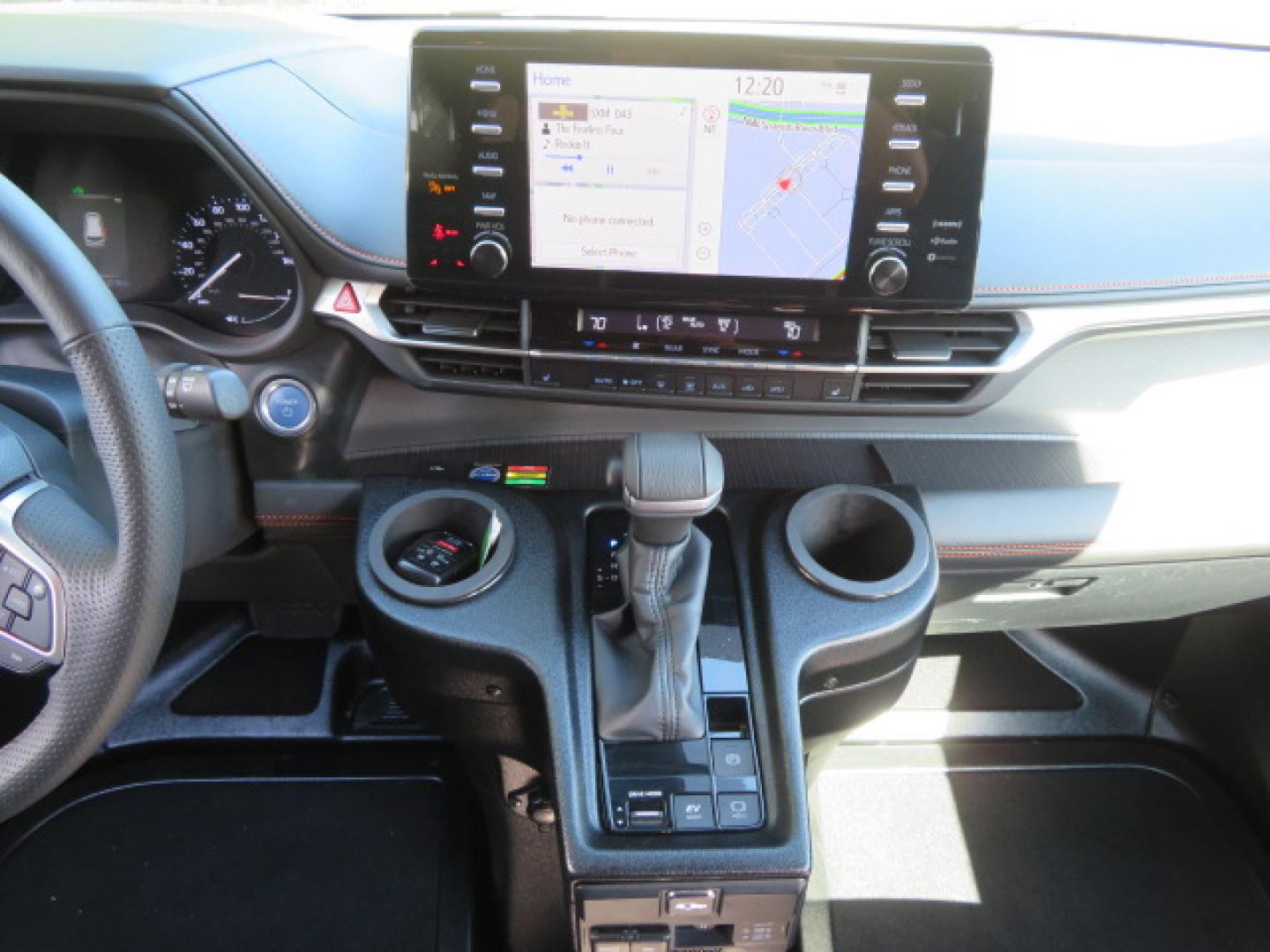 2023 White /Black Toyota Sienna XSE 7-Passenger (5TDXRKEC9PS) with an 2.5L L4 DOHC 16V HYBRID engine, CVT transmission, located at 4301 Oak Circle #19, Boca Raton, FL, 33431, (954) 561-2499, 26.388472, -80.084045 - Photo#53