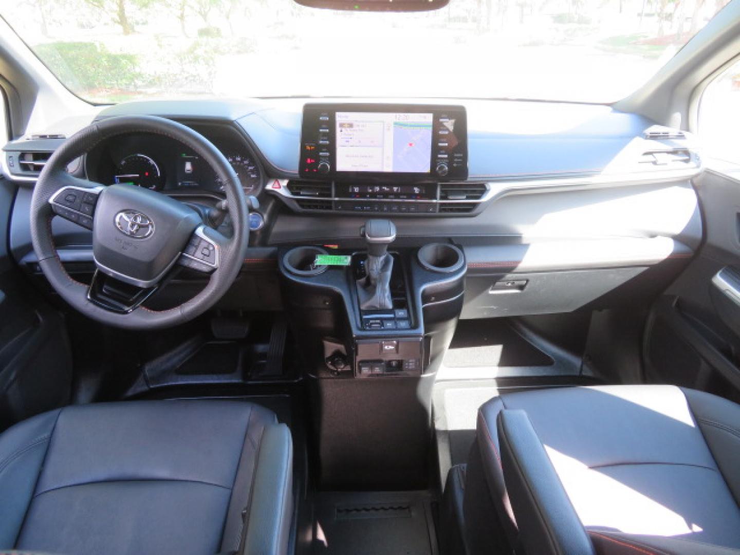 2023 White /Black Toyota Sienna XSE 7-Passenger (5TDXRKEC9PS) with an 2.5L L4 DOHC 16V HYBRID engine, CVT transmission, located at 4301 Oak Circle #19, Boca Raton, FL, 33431, (954) 561-2499, 26.388472, -80.084045 - Photo#58