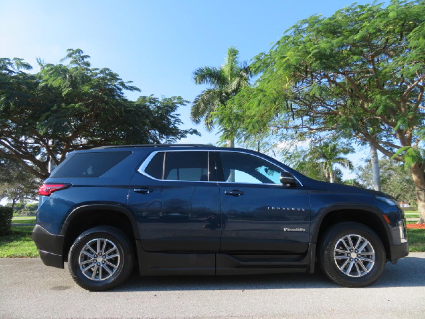 2023 Northsky Blue /Black Chevrolet Traverse LT Cloth FWD (1GNERGKWXPJ) with an 3.6L V6 DOHC 24V engine, 9A transmission, located at 4301 Oak Circle #19, Boca Raton, FL, 33431, (954) 561-2499, 26.388472, -80.084045 - ? FOR SALE: 2023 Chevy Traverse – BraunAbility Wheelchair Conversion ? Supreme Motors and Mobility Experience premium accessibility with this like-new mobility SUV featuring only 5,000 original miles! ? Vehicle Highlights: 2023 Chevrolet Traverse BraunAbility Power Side-Entry In-Floor - Photo#5