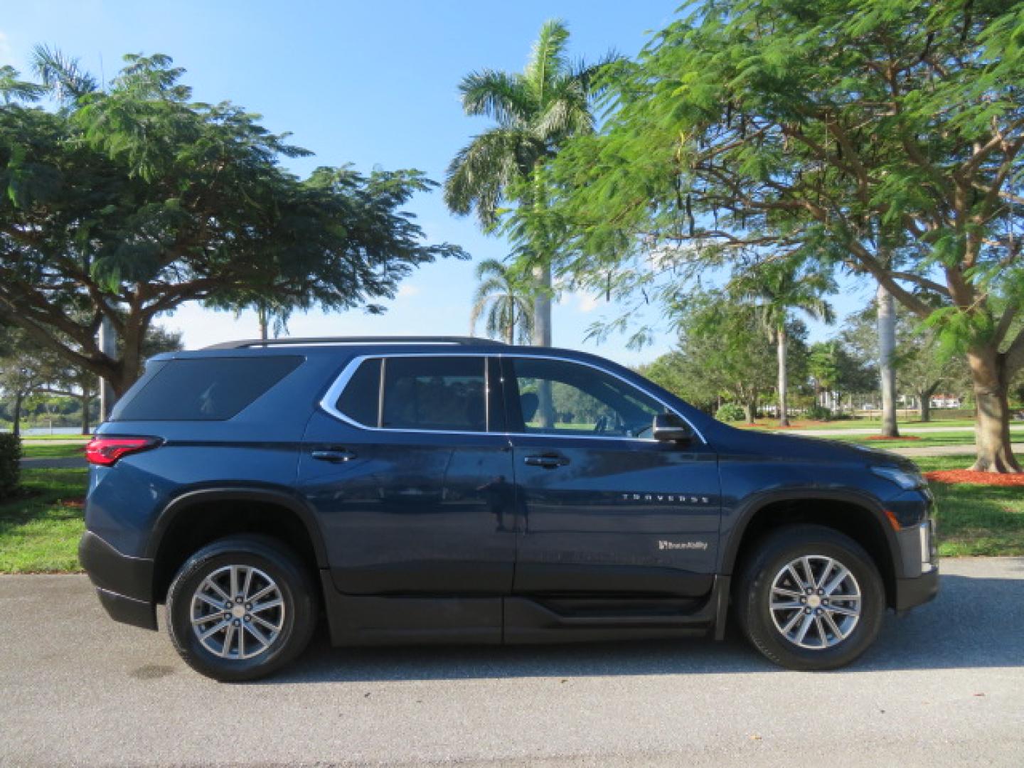 2023 Northsky Blue /Black Chevrolet Traverse LT Cloth FWD (1GNERGKWXPJ) with an 3.6L V6 DOHC 24V engine, 9A transmission, located at 4301 Oak Circle #19, Boca Raton, FL, 33431, (954) 561-2499, 26.388472, -80.084045 - ? FOR SALE: 2023 Chevy Traverse – BraunAbility Wheelchair Conversion ? Supreme Motors and Mobility Experience premium accessibility with this like-new mobility SUV featuring only 5,000 original miles! ? Vehicle Highlights: 2023 Chevrolet Traverse BraunAbility Power Side-Entry In-Floor - Photo#4