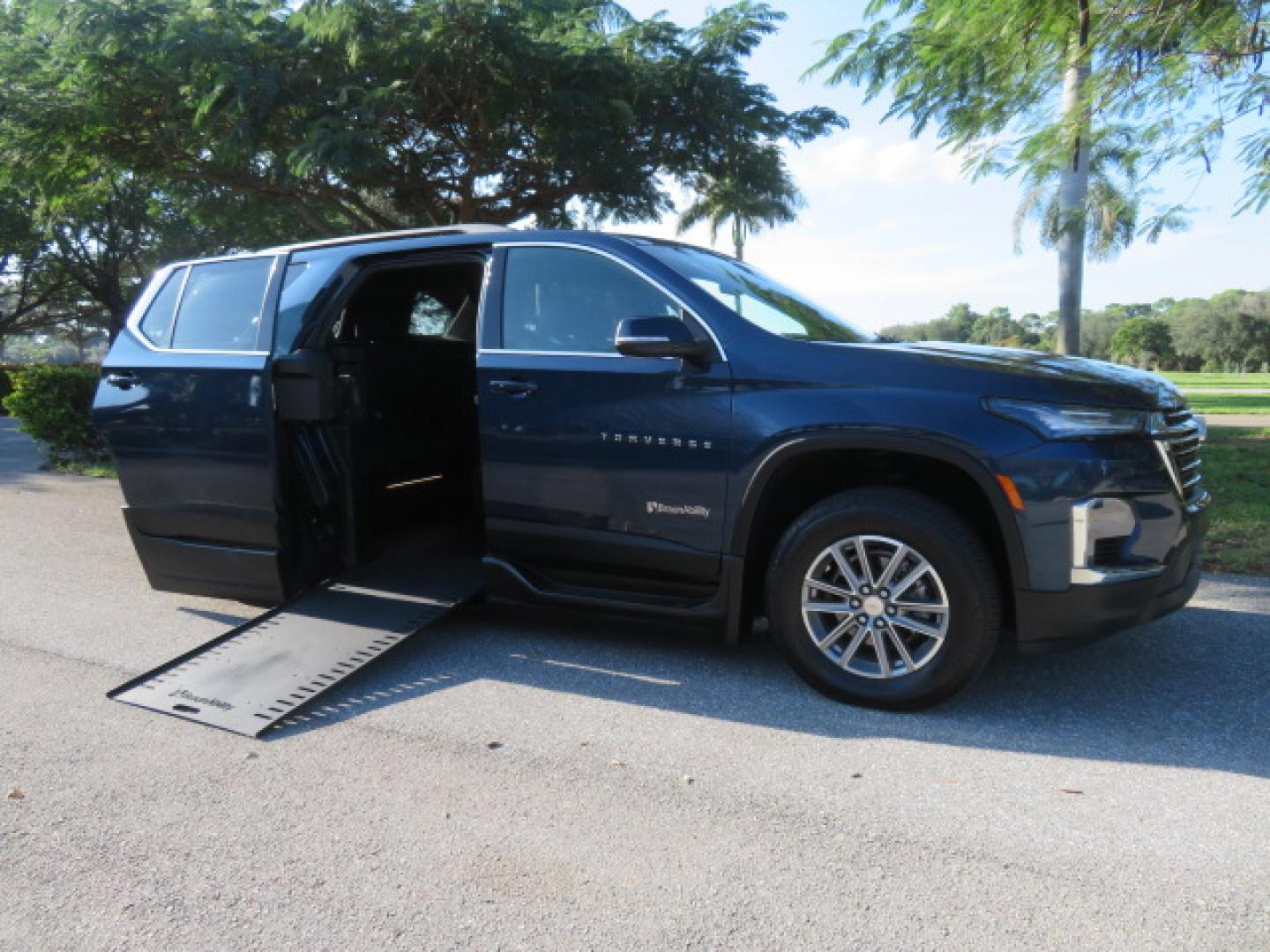 2023 Northsky Blue /Black Chevrolet Traverse LT Cloth FWD (1GNERGKWXPJ) with an 3.6L V6 DOHC 24V engine, 9A transmission, located at 4301 Oak Circle #19, Boca Raton, FL, 33431, (954) 561-2499, 26.388472, -80.084045 - ? FOR SALE: 2023 Chevy Traverse – BraunAbility Wheelchair Conversion ? Supreme Motors and Mobility Experience premium accessibility with this like-new mobility SUV featuring only 5,000 original miles! ? Vehicle Highlights: 2023 Chevrolet Traverse BraunAbility Power Side-Entry In-Floor - Photo#40