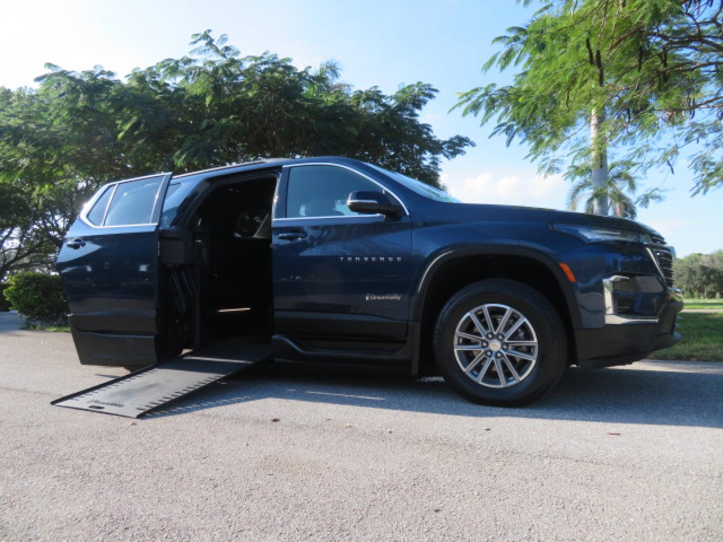 2023 Northsky Blue /Black Chevrolet Traverse LT Cloth FWD (1GNERGKWXPJ) with an 3.6L V6 DOHC 24V engine, 9A transmission, located at 4301 Oak Circle #19, Boca Raton, FL, 33431, (954) 561-2499, 26.388472, -80.084045 - ? FOR SALE: 2023 Chevy Traverse – BraunAbility Wheelchair Conversion ? Supreme Motors and Mobility Experience premium accessibility with this like-new mobility SUV featuring only 5,000 original miles! ? Vehicle Highlights: 2023 Chevrolet Traverse BraunAbility Power Side-Entry In-Floor - Photo#41