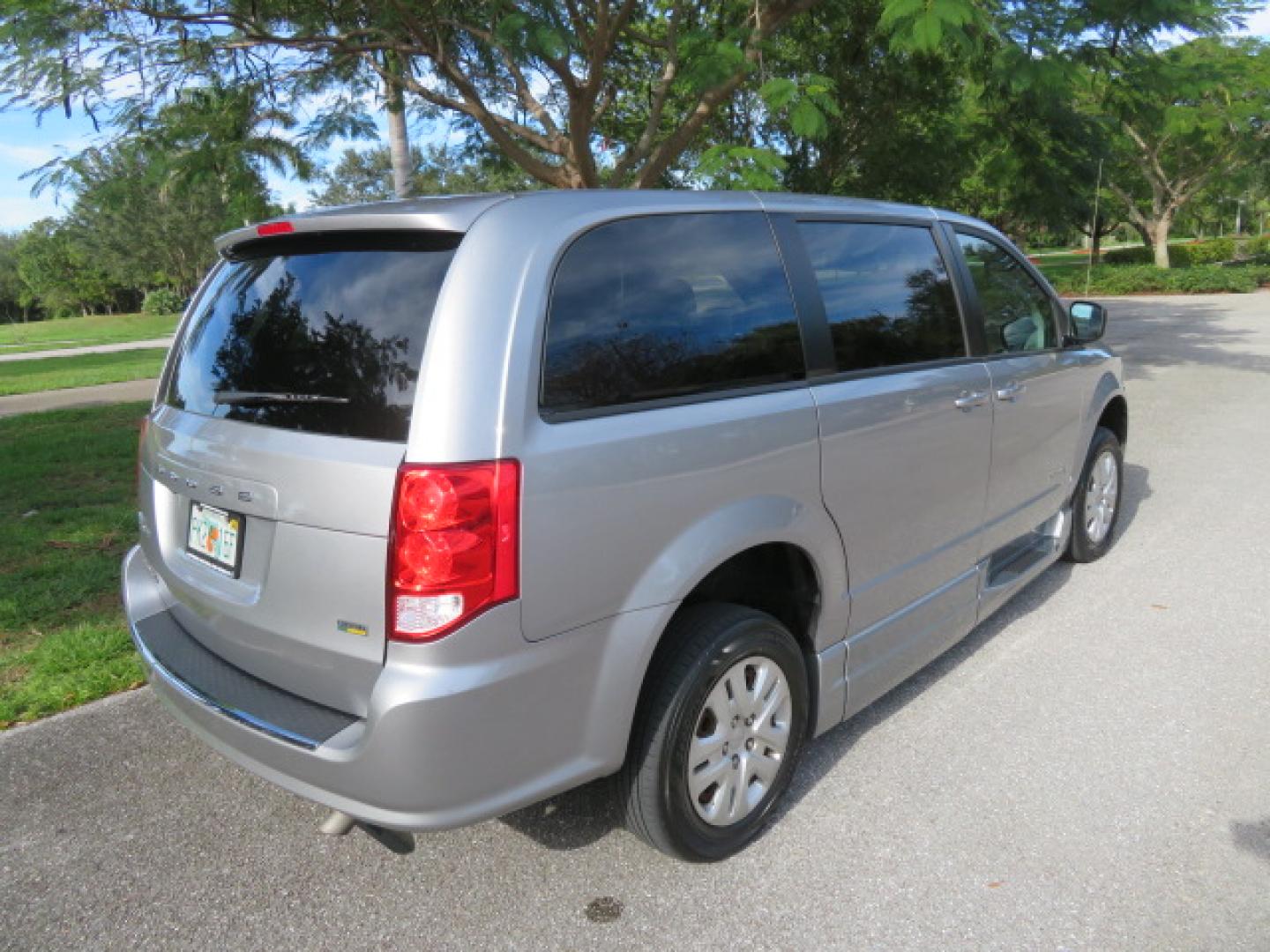 2018 Silver /Black Dodge Grand Caravan SE Plus (2C7WDGBG1JR) with an 3.6L V6 DOHC 24V engine, 6A transmission, located at 4301 Oak Circle #19, Boca Raton, FL, 33431, (954) 561-2499, 26.388472, -80.084045 - ? Supreme Motors and Mobility ? 2018 Dodge Grand Caravan SE – BraunAbility Entervan Conversion Upgrade your independence with this beautifully equipped 2018 Dodge Grand Caravan SE, featuring a BraunAbility Entervan Power Side-Entry Foldout Ramp Conversion. This van has been fully serviced, inc - Photo#24