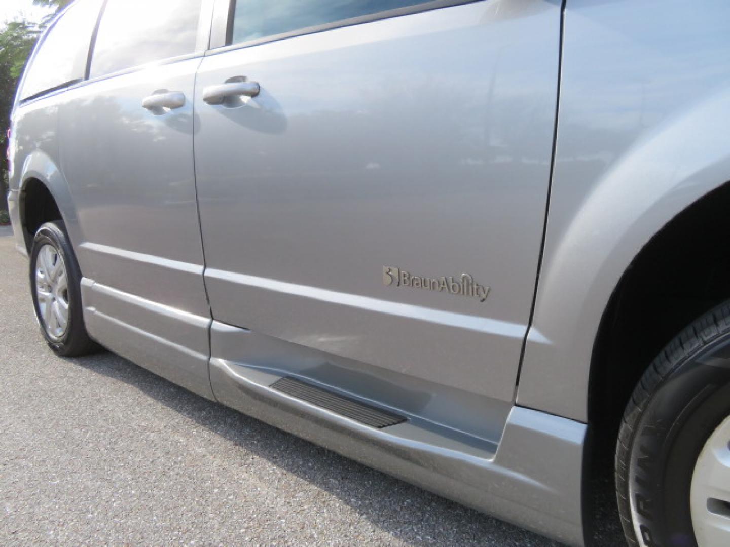 2018 Silver /Black Dodge Grand Caravan SE Plus (2C7WDGBG1JR) with an 3.6L V6 DOHC 24V engine, 6A transmission, located at 4301 Oak Circle #19, Boca Raton, FL, 33431, (954) 561-2499, 26.388472, -80.084045 - ? Supreme Motors and Mobility ? 2018 Dodge Grand Caravan SE – BraunAbility Entervan Conversion Upgrade your independence with this beautifully equipped 2018 Dodge Grand Caravan SE, featuring a BraunAbility Entervan Power Side-Entry Foldout Ramp Conversion. This van has been fully serviced, inc - Photo#27