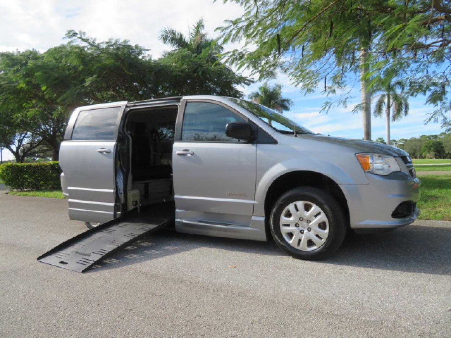 2018 Silver /Black Dodge Grand Caravan SE Plus (2C7WDGBG1JR) with an 3.6L V6 DOHC 24V engine, 6A transmission, located at 4301 Oak Circle #19, Boca Raton, FL, 33431, (954) 561-2499, 26.388472, -80.084045 - ? Supreme Motors and Mobility ? 2018 Dodge Grand Caravan SE – BraunAbility Entervan Conversion Upgrade your independence with this beautifully equipped 2018 Dodge Grand Caravan SE, featuring a BraunAbility Entervan Power Side-Entry Foldout Ramp Conversion. This van has been fully serviced, inc - Photo#41