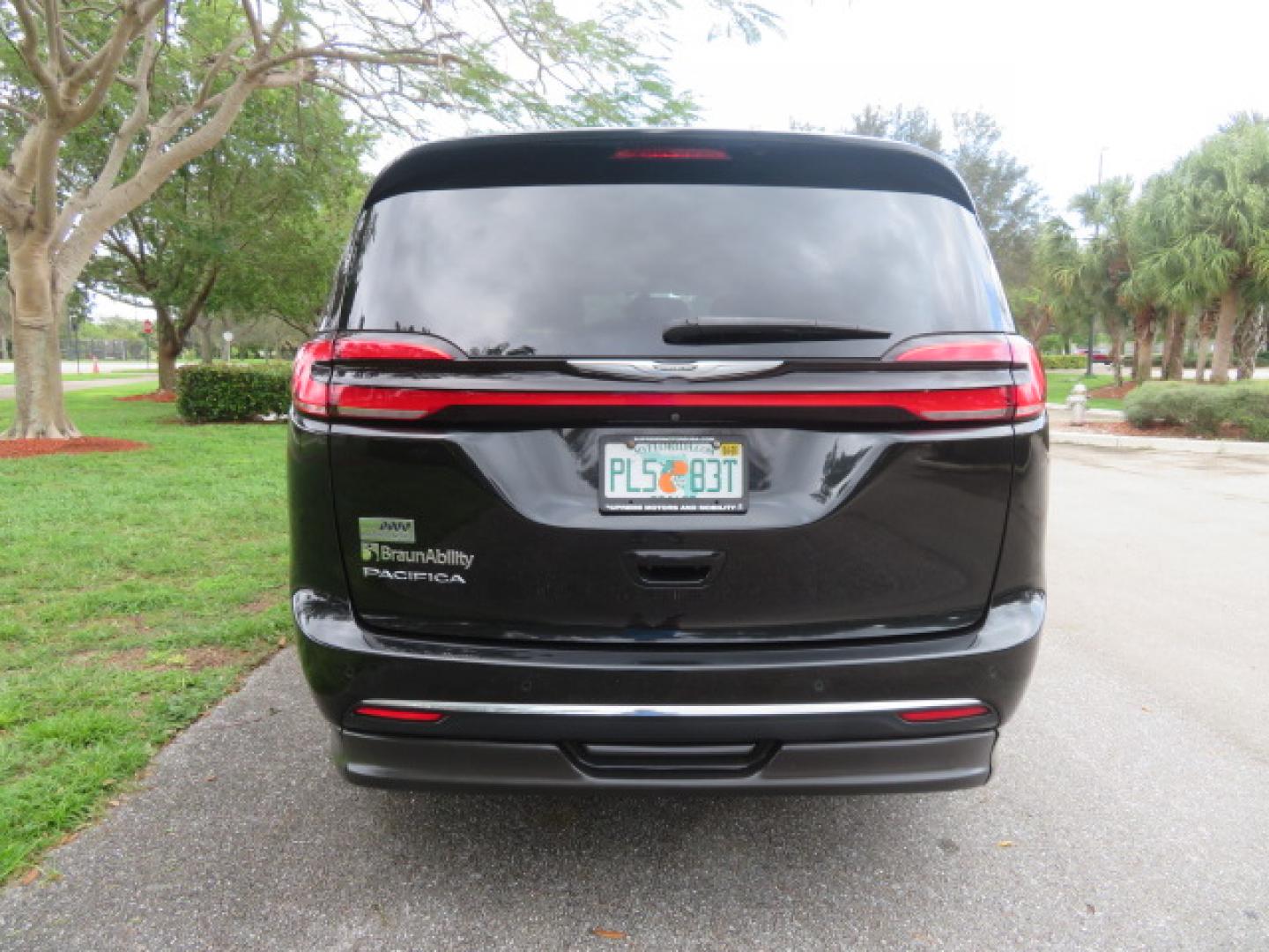2022 Black /Black Chrysler Pacifica Touring-L (2C4RC1BG5NR) with an 3.6L V6 DOHC 24V engine, 9A transmission, located at 4301 Oak Circle #19, Boca Raton, FL, 33431, (954) 561-2499, 26.388472, -80.084045 - You are looking at a Gorgeous 2022 Chrysler Pacifica Touring L Braunability Power In Floor XI Conversion Handicap Wheelchair Conversion Van with only 9200 Miles and fully loaded with the following options: passenger Side Q Lock System, Q Straint Tie Down System, Adaptive Cruise Control with Stop and - Photo#16