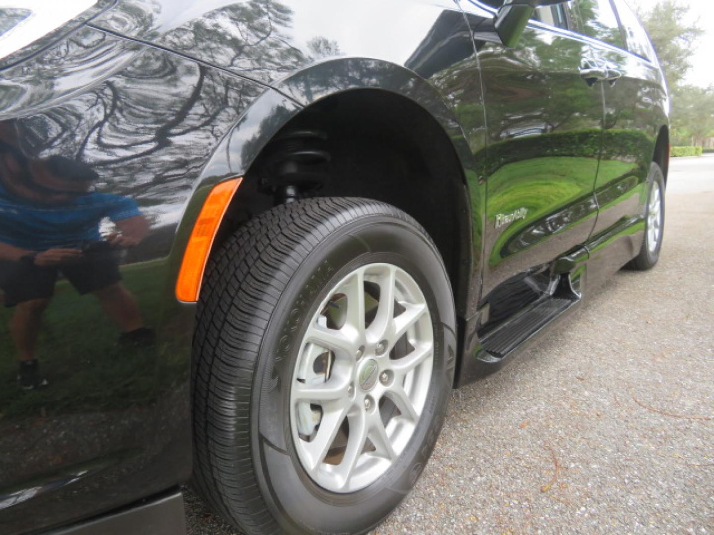 2022 Black /Black Chrysler Pacifica Touring-L (2C4RC1BG5NR) with an 3.6L V6 DOHC 24V engine, 9A transmission, located at 4301 Oak Circle #19, Boca Raton, FL, 33431, (954) 561-2499, 26.388472, -80.084045 - You are looking at a Gorgeous 2022 Chrysler Pacifica Touring L Braunability Power In Floor XI Conversion Handicap Wheelchair Conversion Van with only 9200 Miles and fully loaded with the following options: passenger Side Q Lock System, Q Straint Tie Down System, Adaptive Cruise Control with Stop and - Photo#33