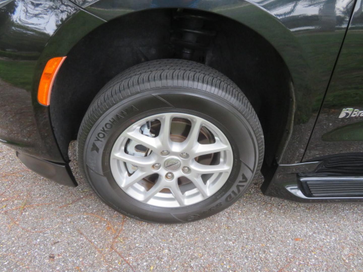 2022 Black /Black Chrysler Pacifica Touring-L (2C4RC1BG5NR) with an 3.6L V6 DOHC 24V engine, 9A transmission, located at 4301 Oak Circle #19, Boca Raton, FL, 33431, (954) 561-2499, 26.388472, -80.084045 - You are looking at a Gorgeous 2022 Chrysler Pacifica Touring L Braunability Power In Floor XI Conversion Handicap Wheelchair Conversion Van with only 9200 Miles and fully loaded with the following options: passenger Side Q Lock System, Q Straint Tie Down System, Adaptive Cruise Control with Stop and - Photo#32