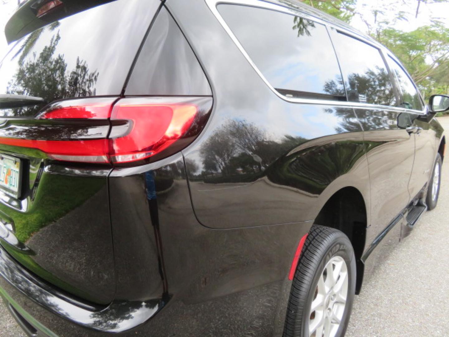 2022 Black /Black Chrysler Pacifica Touring-L (2C4RC1BG5NR) with an 3.6L V6 DOHC 24V engine, 9A transmission, located at 4301 Oak Circle #19, Boca Raton, FL, 33431, (954) 561-2499, 26.388472, -80.084045 - You are looking at a Gorgeous 2022 Chrysler Pacifica Touring L Braunability Power In Floor XI Conversion Handicap Wheelchair Conversion Van with only 9200 Miles and fully loaded with the following options: passenger Side Q Lock System, Q Straint Tie Down System, Adaptive Cruise Control with Stop and - Photo#36