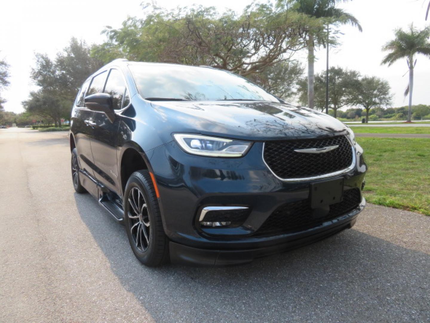 2023 Dark Blue /Black Chrysler Pacifica Touring-L (2C4RC1BG4PR) with an 3.6L V6 DOHC 24V engine, 9A transmission, located at 4301 Oak Circle #19, Boca Raton, FL, 33431, (954) 561-2499, 26.388472, -80.084045 - You are looking at a Gorgeous Blue Fathom Pearl 2023 Chrysler Pacifica Touring L Braunability Power Foldout XT Conversion Handicap Wheelchair Conversion Van with 5K Miles, Driver's Transfer Seat, and fully loaded with the following options: Adaptive Cruise Control with Stop and Go Blind–Spot, and - Photo#8