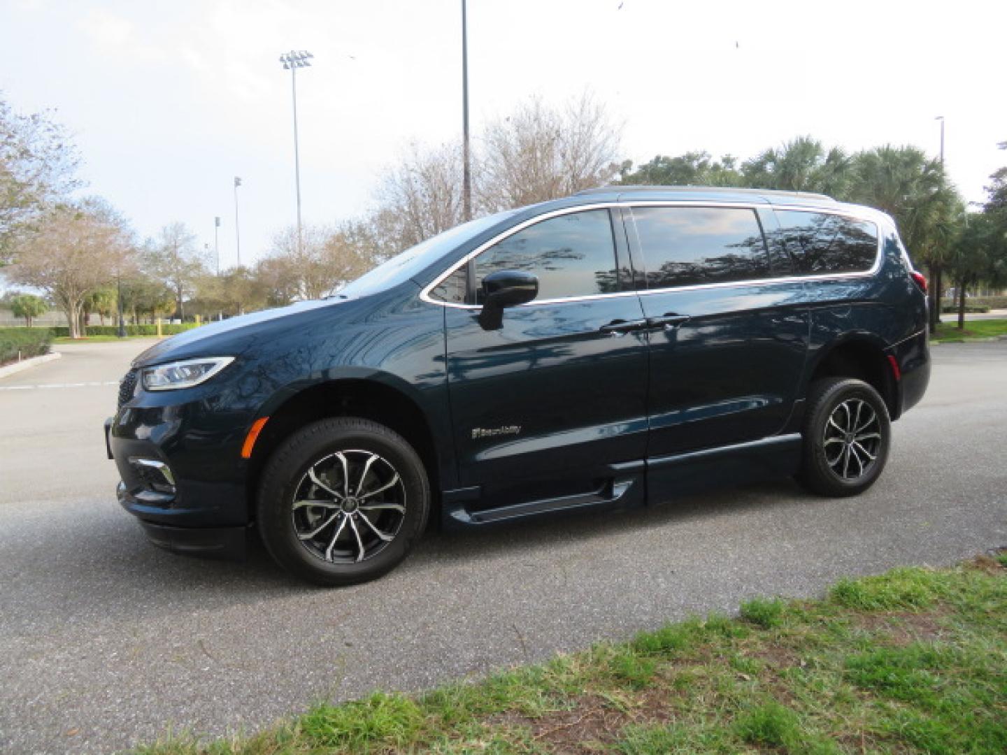 2023 Dark Blue /Black Chrysler Pacifica Touring-L (2C4RC1BG4PR) with an 3.6L V6 DOHC 24V engine, 9A transmission, located at 4301 Oak Circle #19, Boca Raton, FL, 33431, (954) 561-2499, 26.388472, -80.084045 - You are looking at a Gorgeous Blue Fathom Pearl 2023 Chrysler Pacifica Touring L Braunability Power Foldout XT Conversion Handicap Wheelchair Conversion Van with 5K Miles, Driver's Transfer Seat, and fully loaded with the following options: Adaptive Cruise Control with Stop and Go Blind–Spot, and - Photo#11