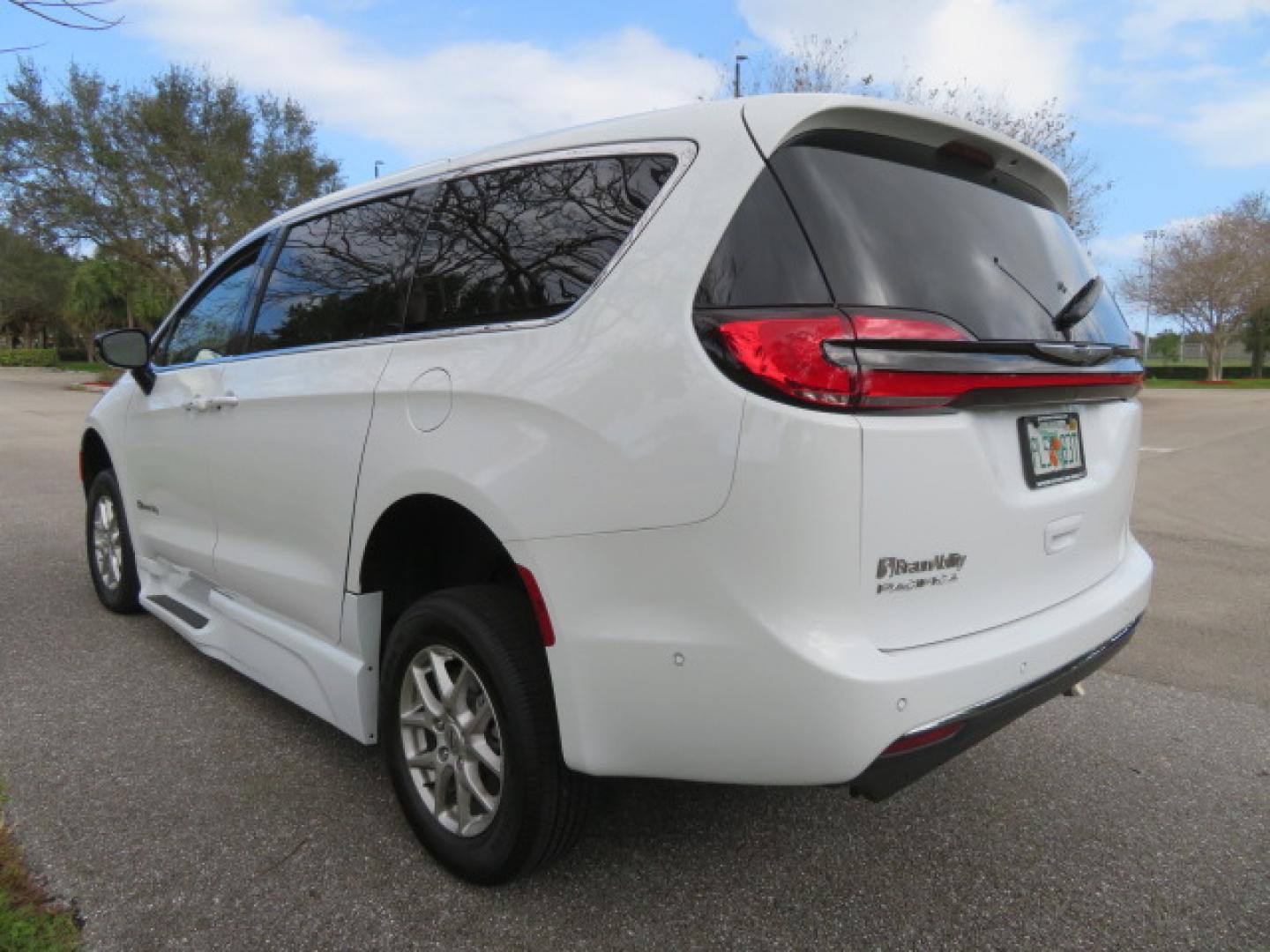2025 White /Black Chrysler Pacifica Select (2C4RC1BG6SR) with an 3.6L V6 DOHC 24V engine, 9A transmission, located at 4301 Oak Circle #19, Boca Raton, FL, 33431, (954) 561-2499, 26.388472, -80.084045 - 2025 CHRYSLER PACIFICA SELECT Braunability Handicap Wheelchair Conversion with 280 Original Miles. Braun Power Foldout XT Ramp System. Clean Carfax No Stories. This van is Brand New. Still has original plastic from the facotry. Purchased new in November and the van was sold due to unfortunate circum - Photo#13