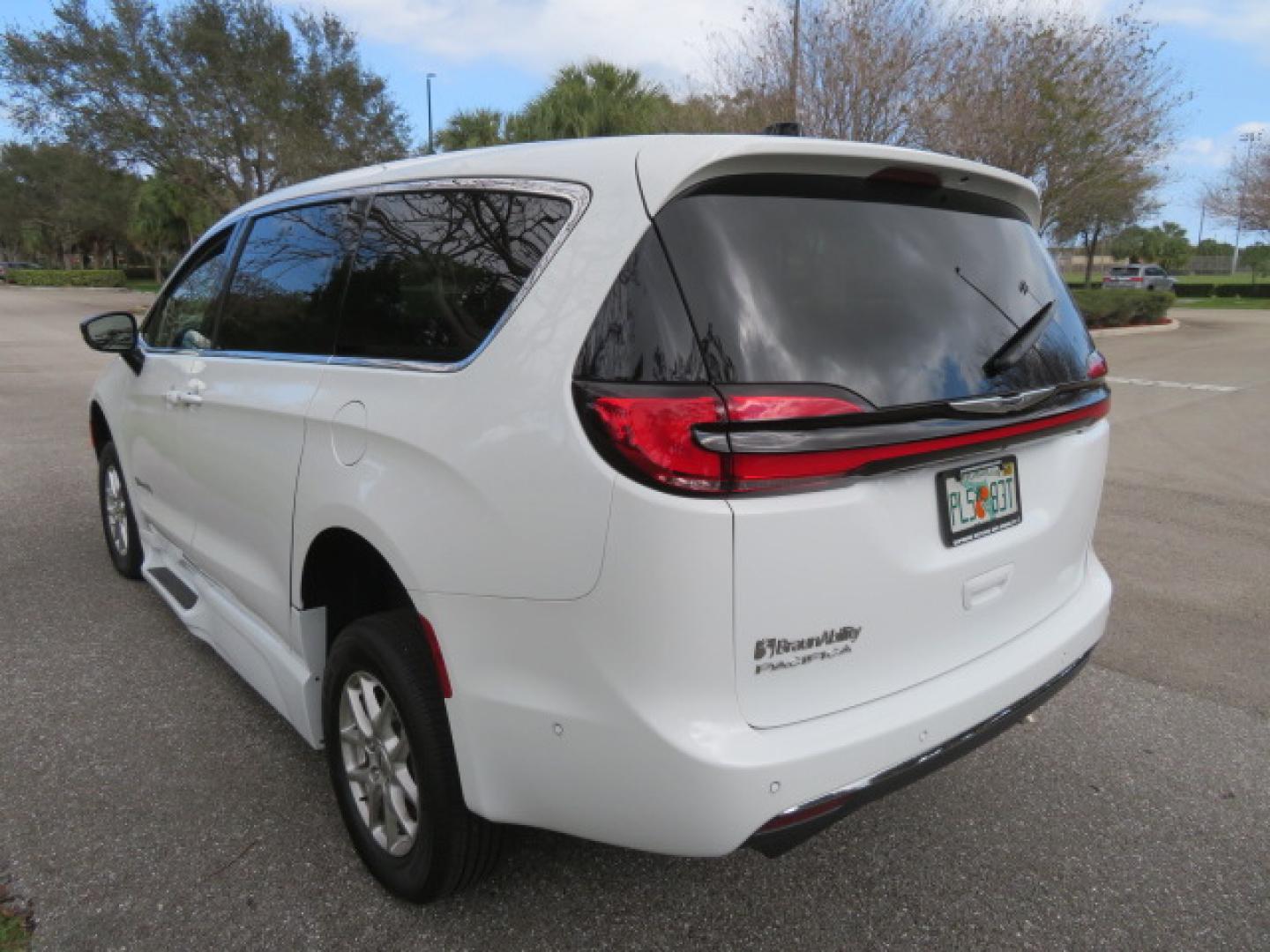 2025 White /Black Chrysler Pacifica Select (2C4RC1BG6SR) with an 3.6L V6 DOHC 24V engine, 9A transmission, located at 4301 Oak Circle #19, Boca Raton, FL, 33431, (954) 561-2499, 26.388472, -80.084045 - 2025 CHRYSLER PACIFICA SELECT Braunability Handicap Wheelchair Conversion with 280 Original Miles. Braun Power Foldout XT Ramp System. Clean Carfax No Stories. This van is Brand New. Still has original plastic from the facotry. Purchased new in November and the van was sold due to unfortunate circum - Photo#21